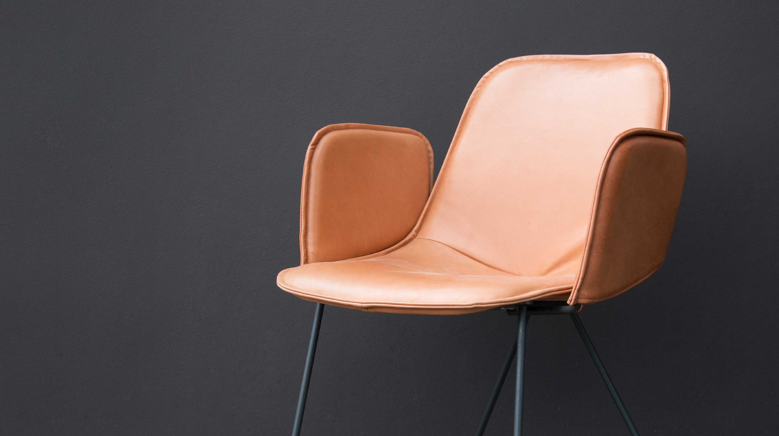 Mbzo_Like_Leather_Armchair_03_Low_Res.jpg