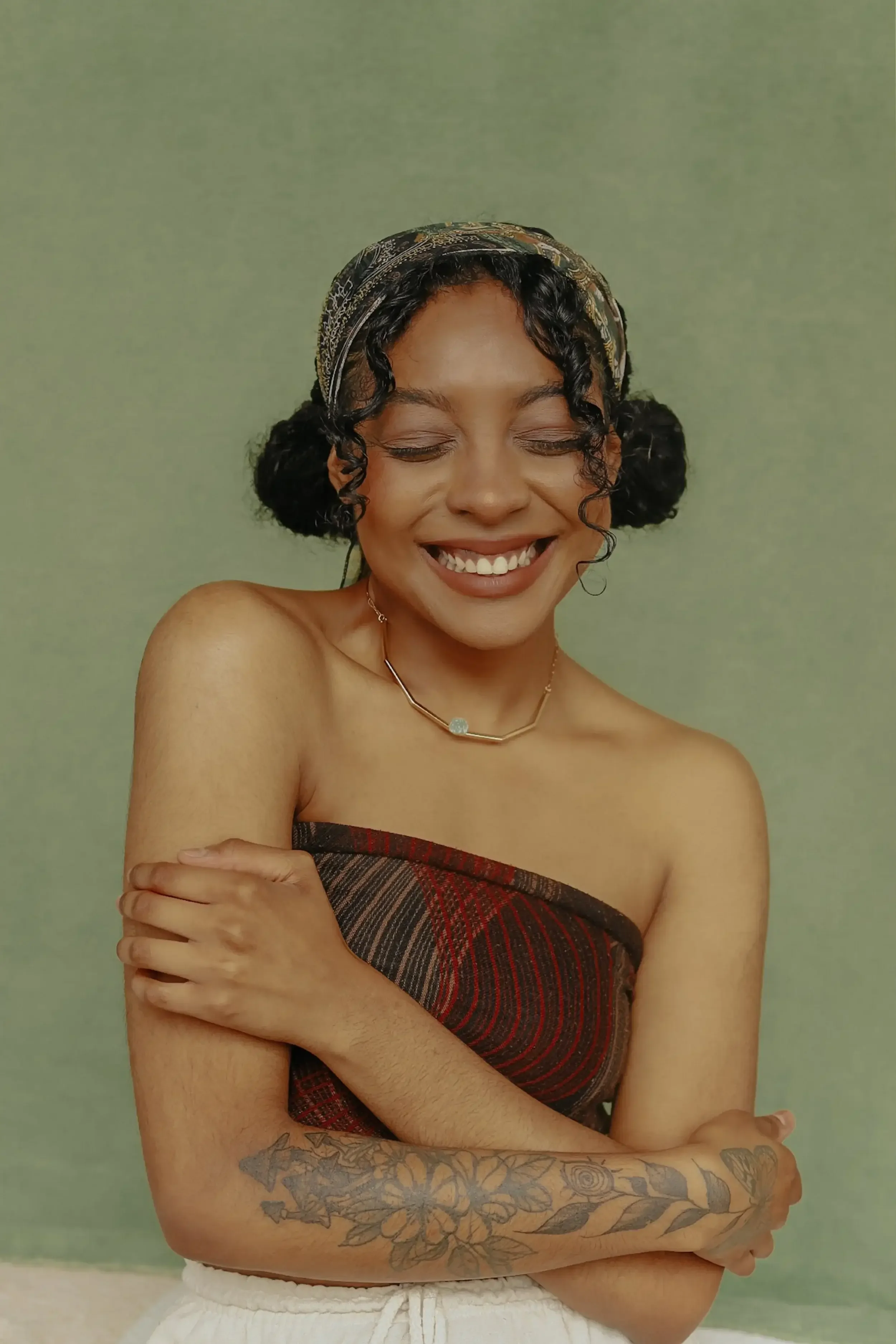 girlhugging (1).webp