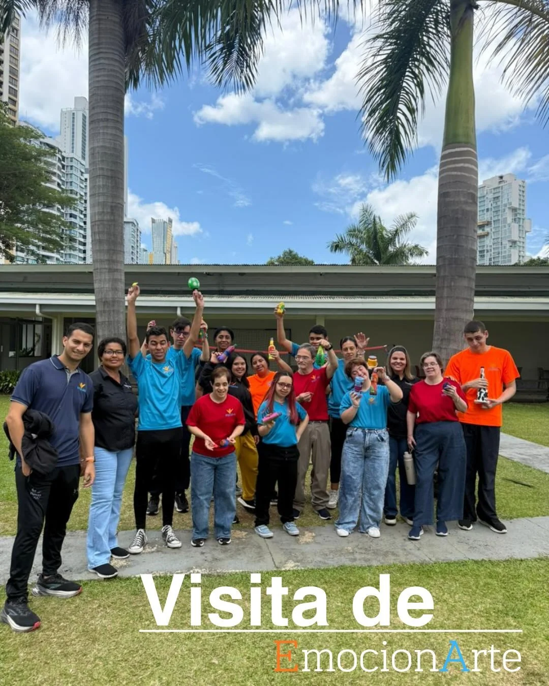 El mi&eacute;rcoles pasado vivimos una actividad muy especial.
Los grupos de CREA y S&Eacute;NIORS disfrutaron de un espacio guiado donde pudieron dar rienda suelta a su creatividad y expresi&oacute;n, explorando, creando y compartiendo desde lo aut&