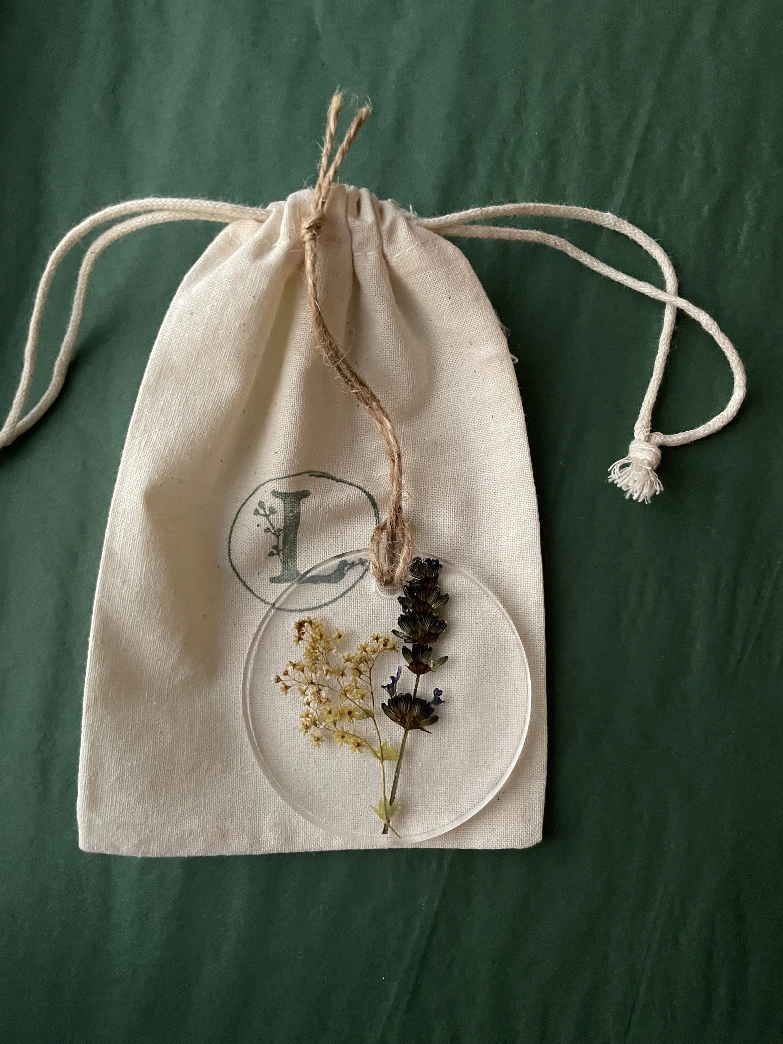 Lavender and Lady’s Mantle (Personalize)