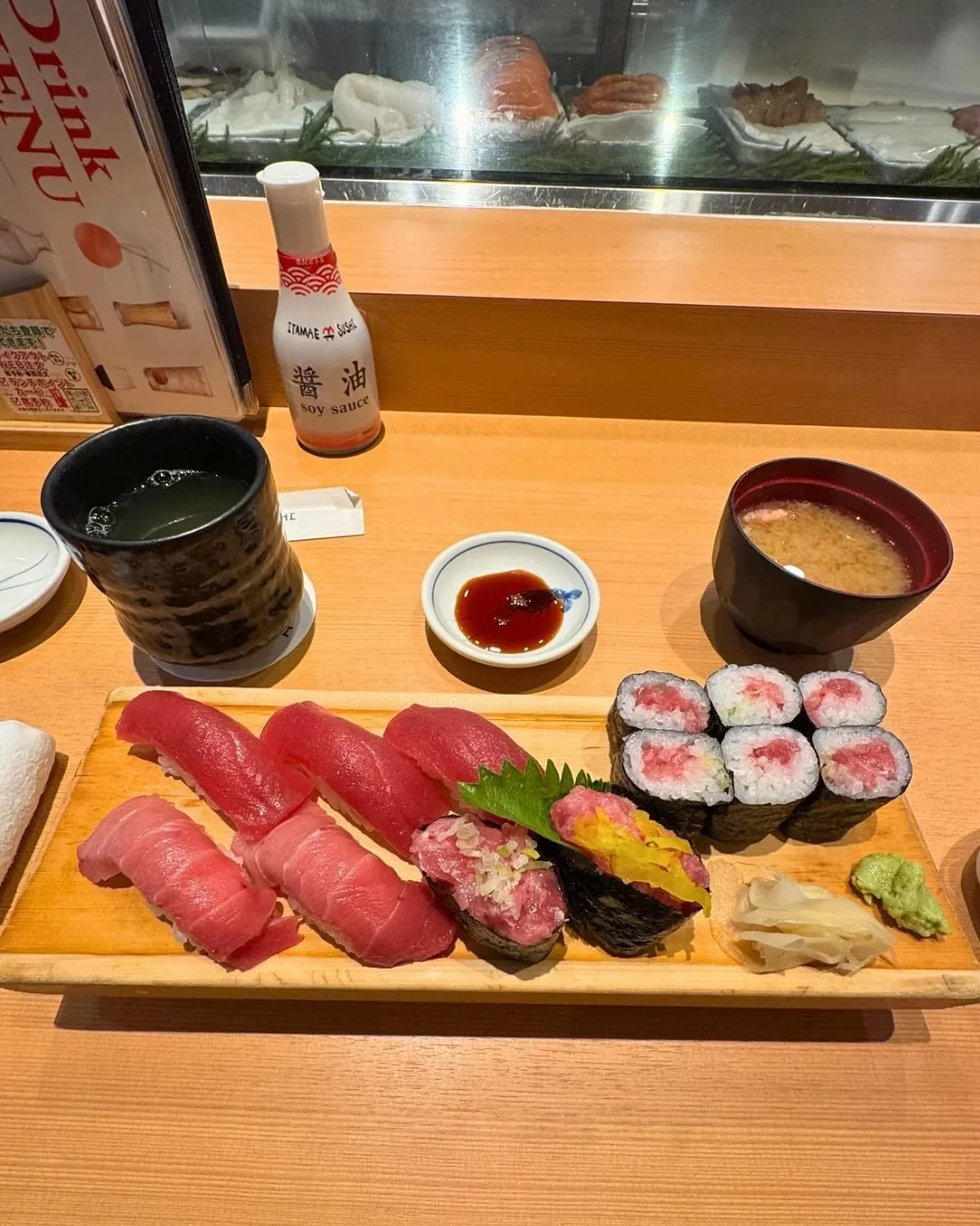 Everything I ate in Tokyo! 🍣🍜🍡🍱🥢

From sushi and ramen, to mochi and taiyaki, every single thing I ate in Japan was just delicious.

The food is so much fresher no matter where you eat, and it really does take the experience to another level. Ho