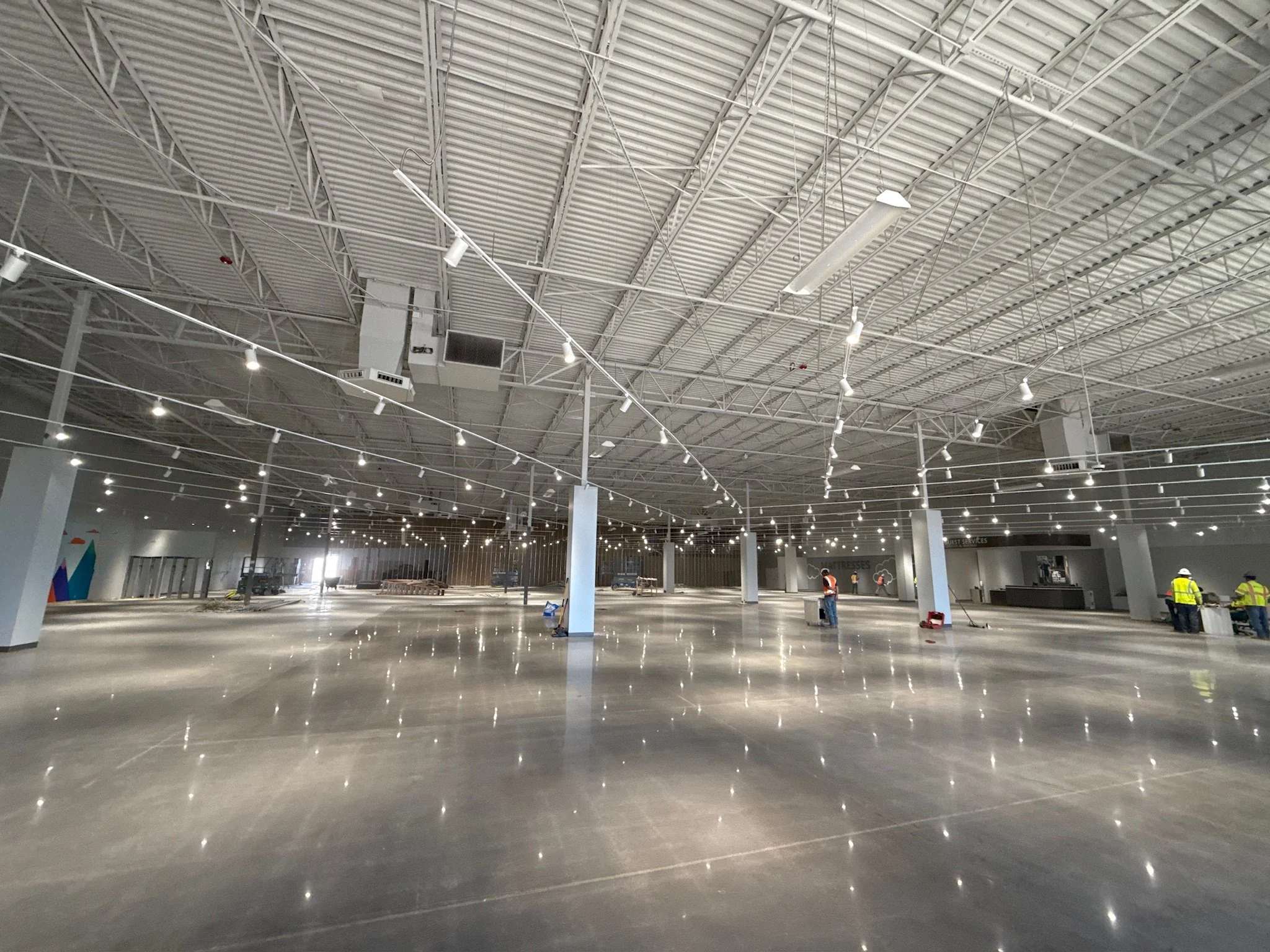 Completely poured concrete floor