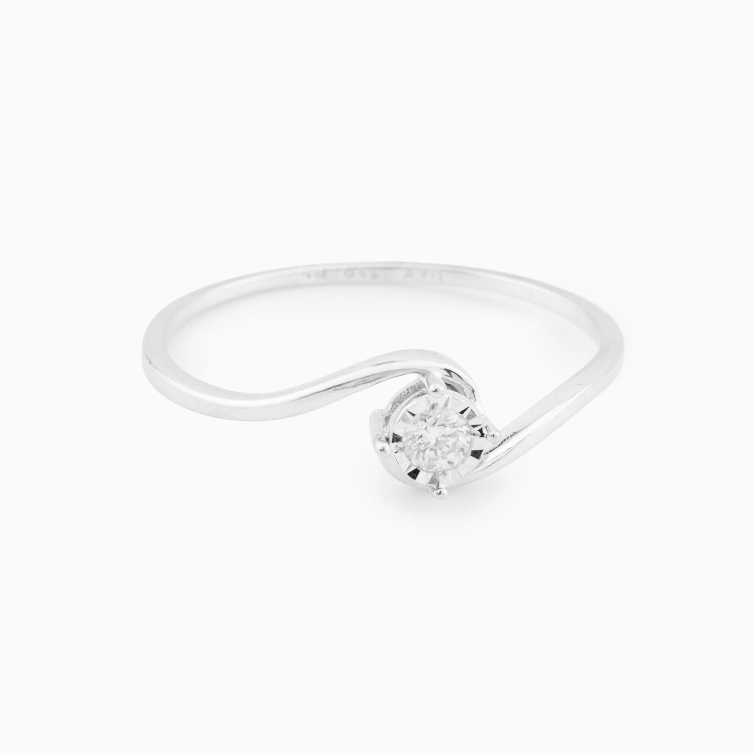 18K White Gold & Diamond Twist-Set Ring (0.08ct)