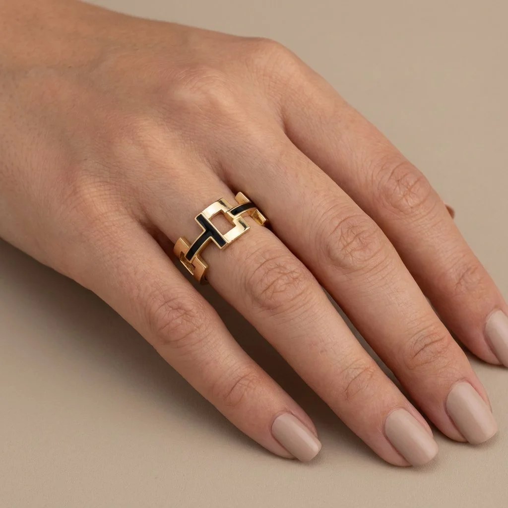 18K Yellow Gold Black Enamel Ring (3.45g)