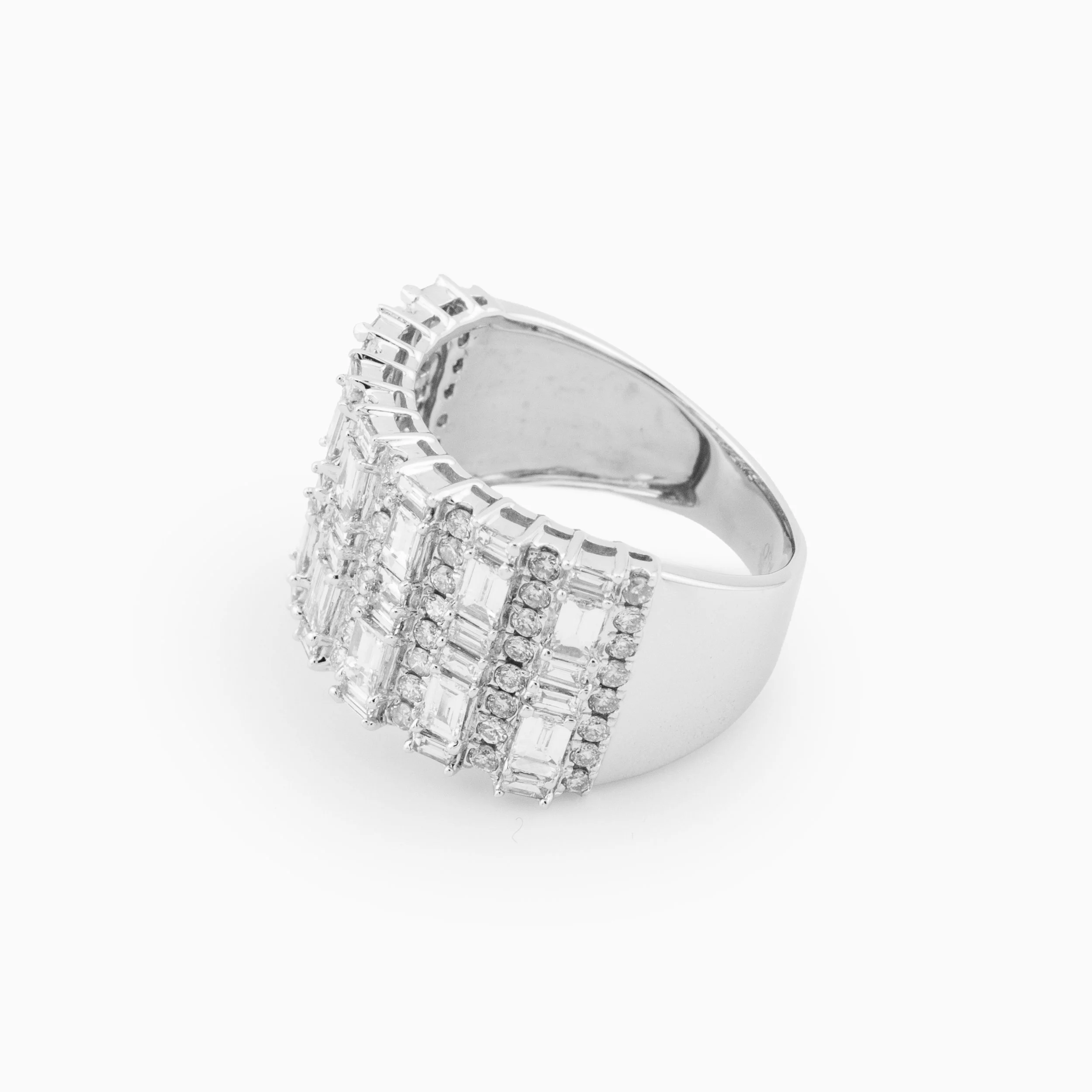 18K White Gold & Diamond Baguette Ring (2.04ct)