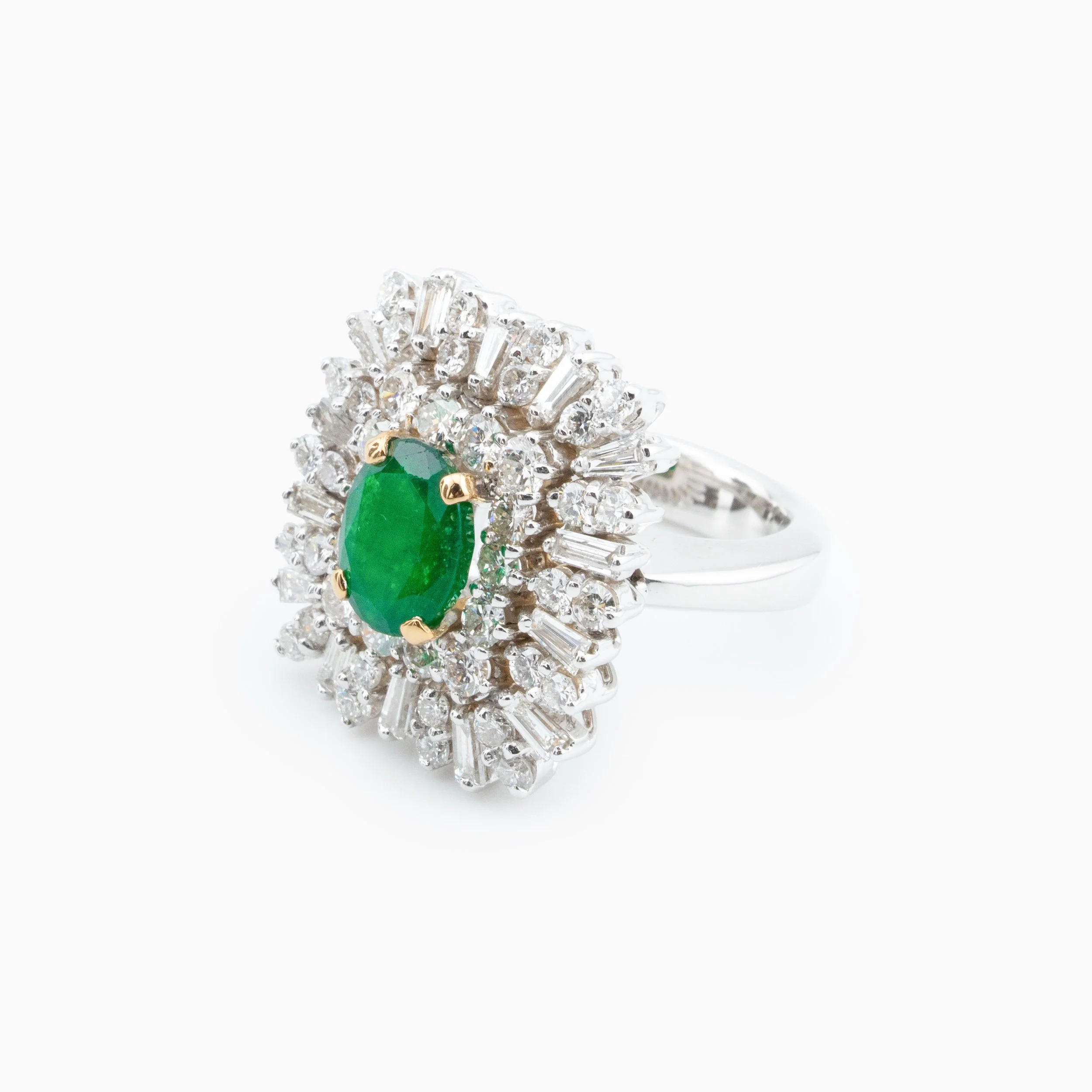 18K White Gold & Diamond With Emerald Ring (3.52ct)
