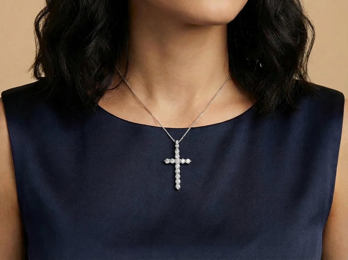 18K White Gold & Diamond Cross Pendant (1.56ct) (5.44g)