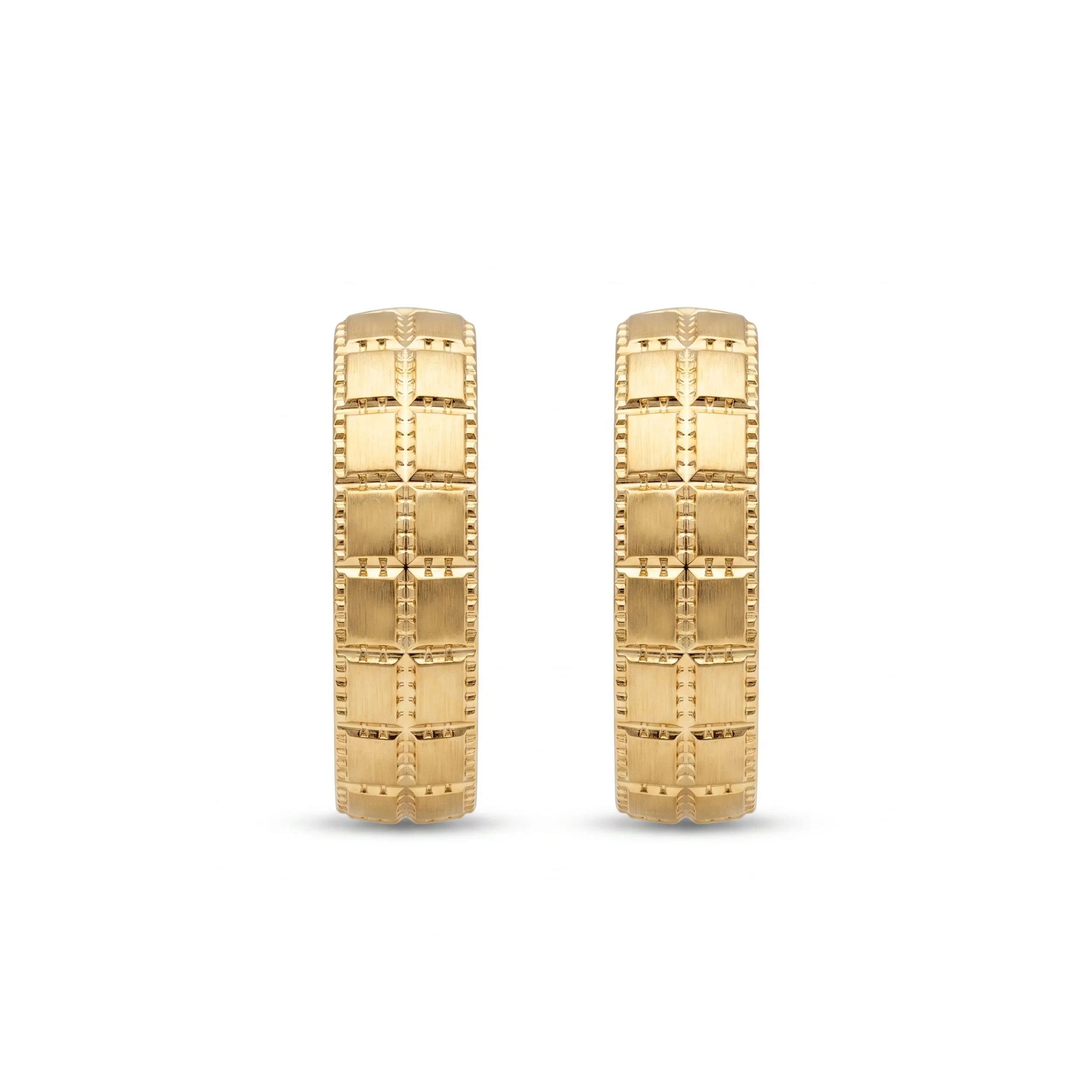 18K Yellow Gold Quilted Wide Huggie Earrings (1.82g)