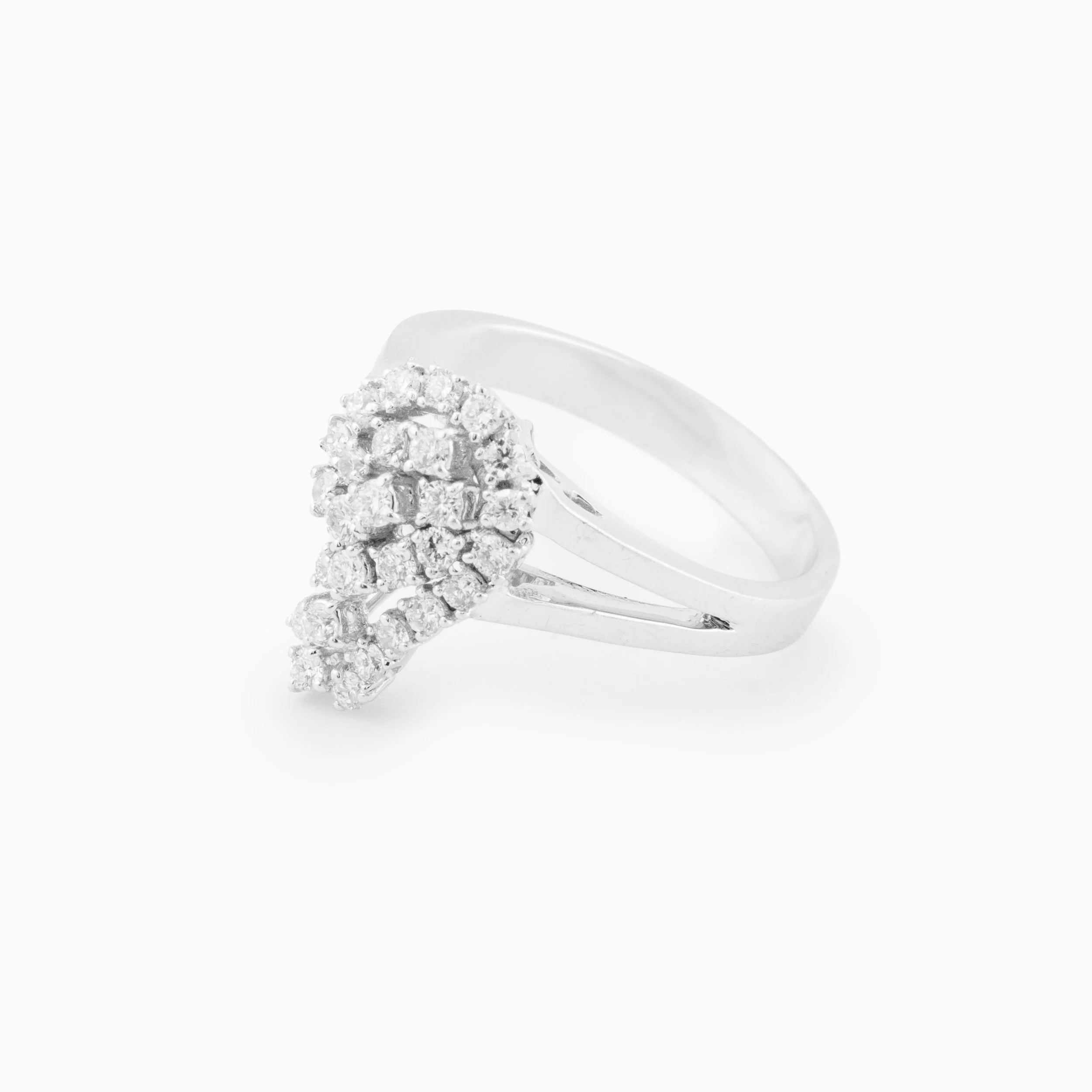 18K White Gold & Diamond Ring (0.70ct)