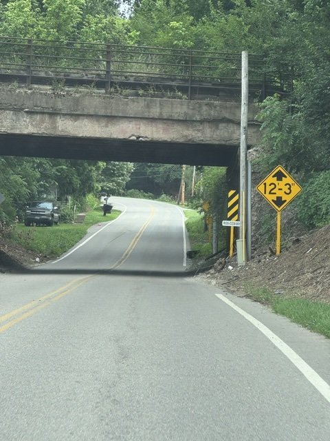 Low clearance bridge sign.jpeg