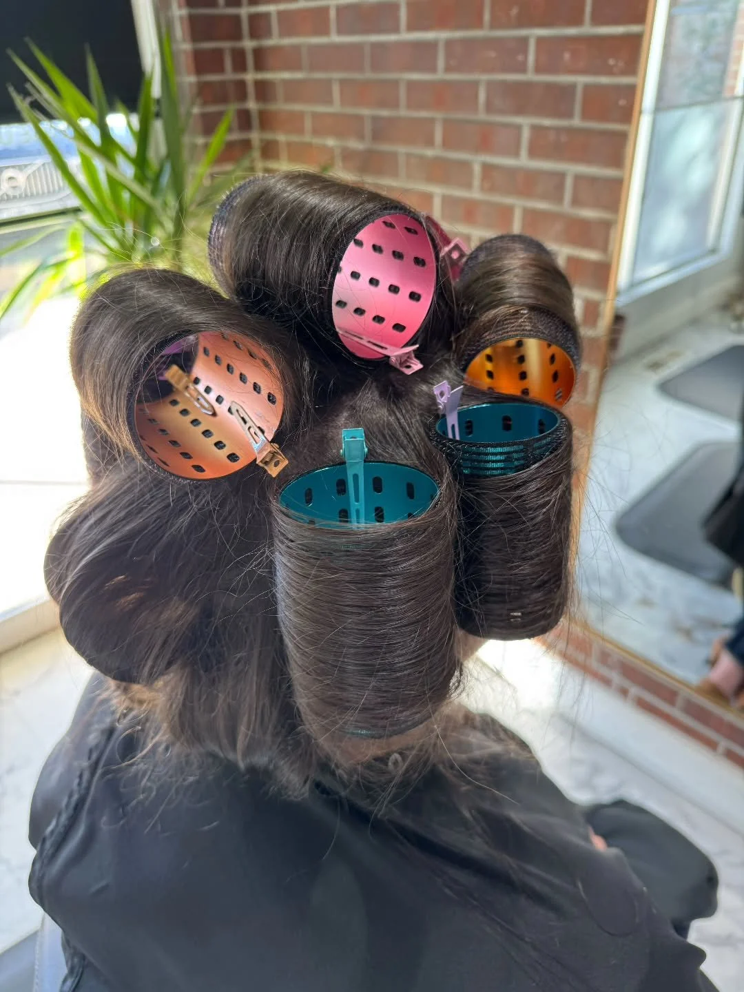 ✨ How to Achieve Elevated Volume with Rollers ✨

1️⃣ Begin with freshly styled or blow-dried hair. (If you haven&rsquo;t already, apply a professional heat protectant before adding heat.)
2️⃣ Section the hair, taking pieces about the width of your ro