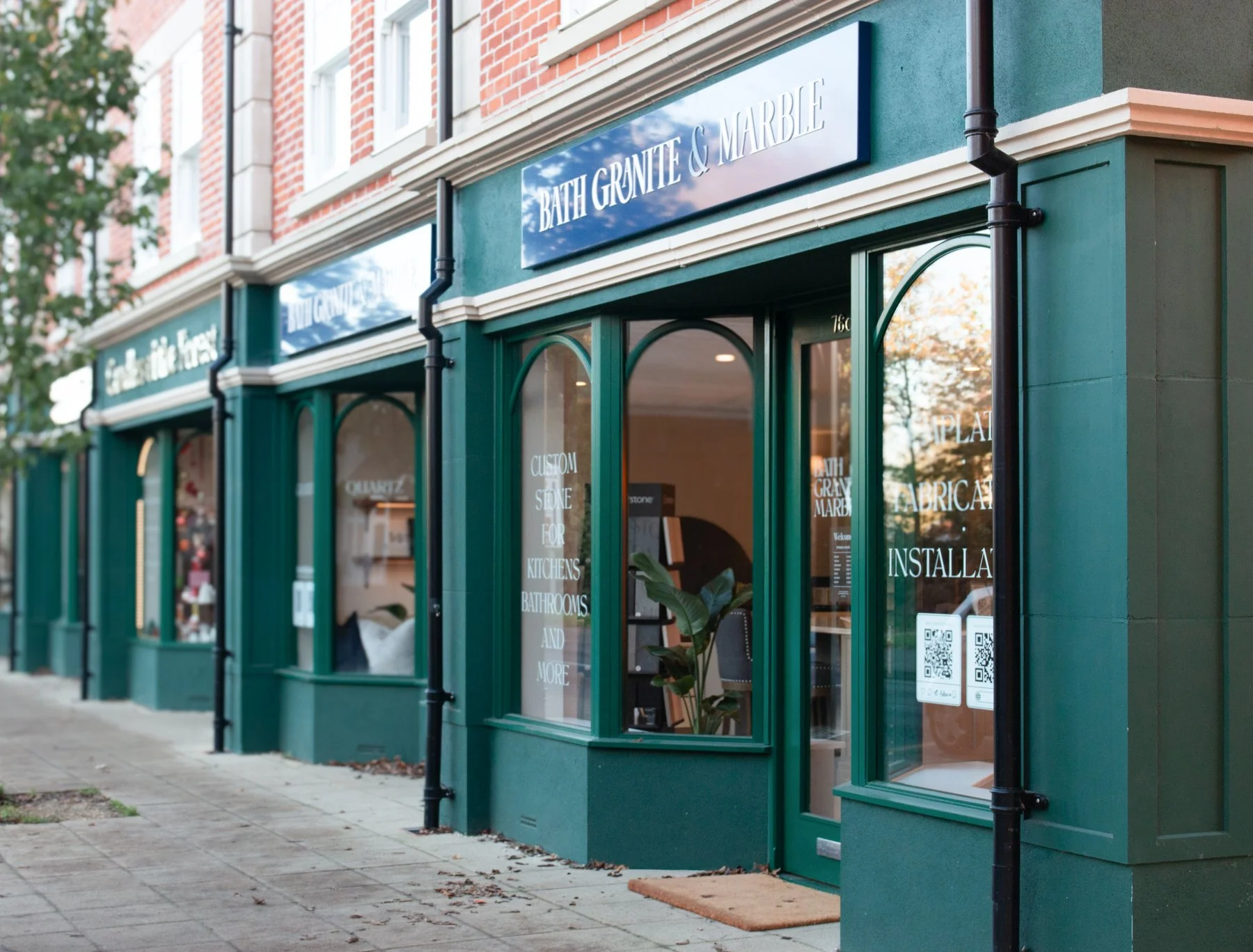 Choosing Stone Worktops Near Lyndhurst: Why Seeing Materials in Person Matters