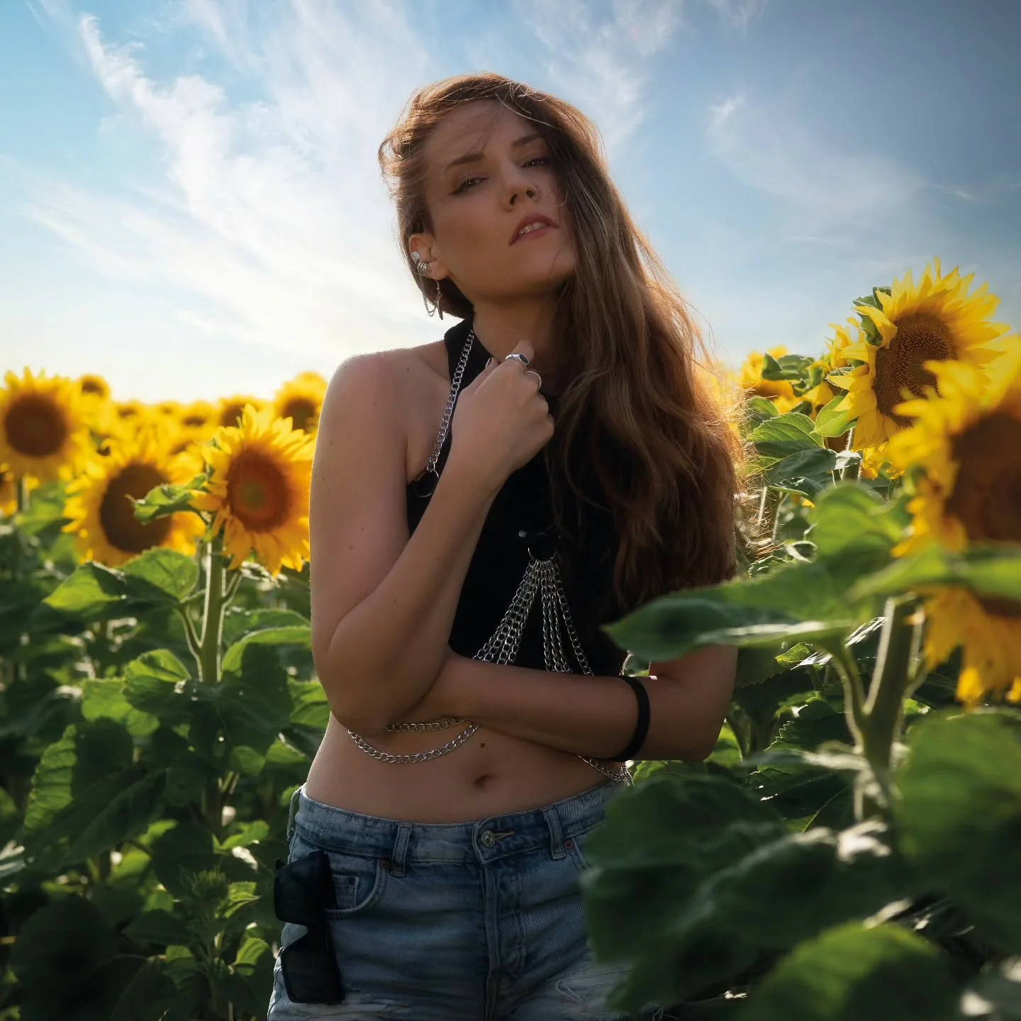 &quot;Hinter den Wolken ist die Sonne so golden, wie sie damals war.&quot; 

Tsch&uuml;ss Juli, unglaublich wie die Zeit vergeht 🤯 Alle die meinen Kalender 2025 haben, kennen dieses Foto von den wundervollen Fotografen @eric.d_und_stjaerne ja schon?