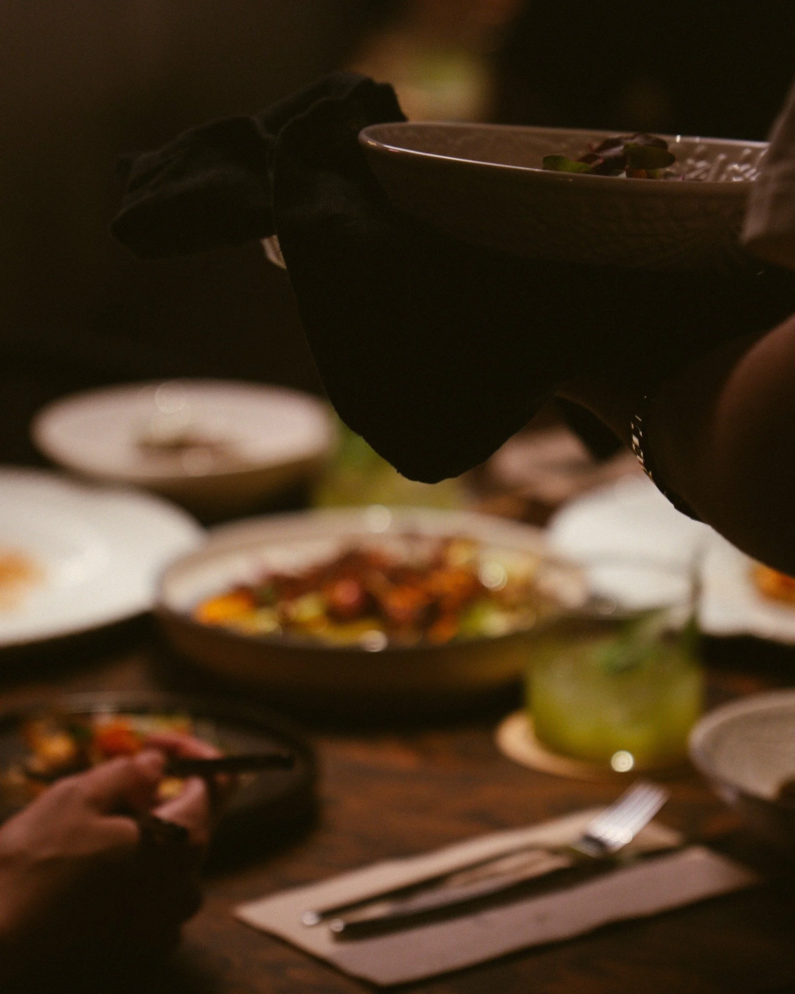 Lauad on kaetud, teenindus on valmis - ainult sinu iste on veel t&uuml;hi.

Broneeri laud v&otilde;i astu l&auml;bi www.papertiger.ee

#papertiger #papertigerresto #visittartu #asianfood #speakeasy #asianrestaurant