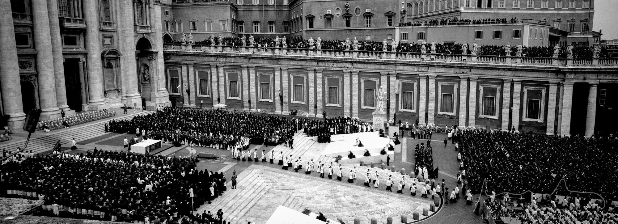 090_5025_pope036_wm_.jpg