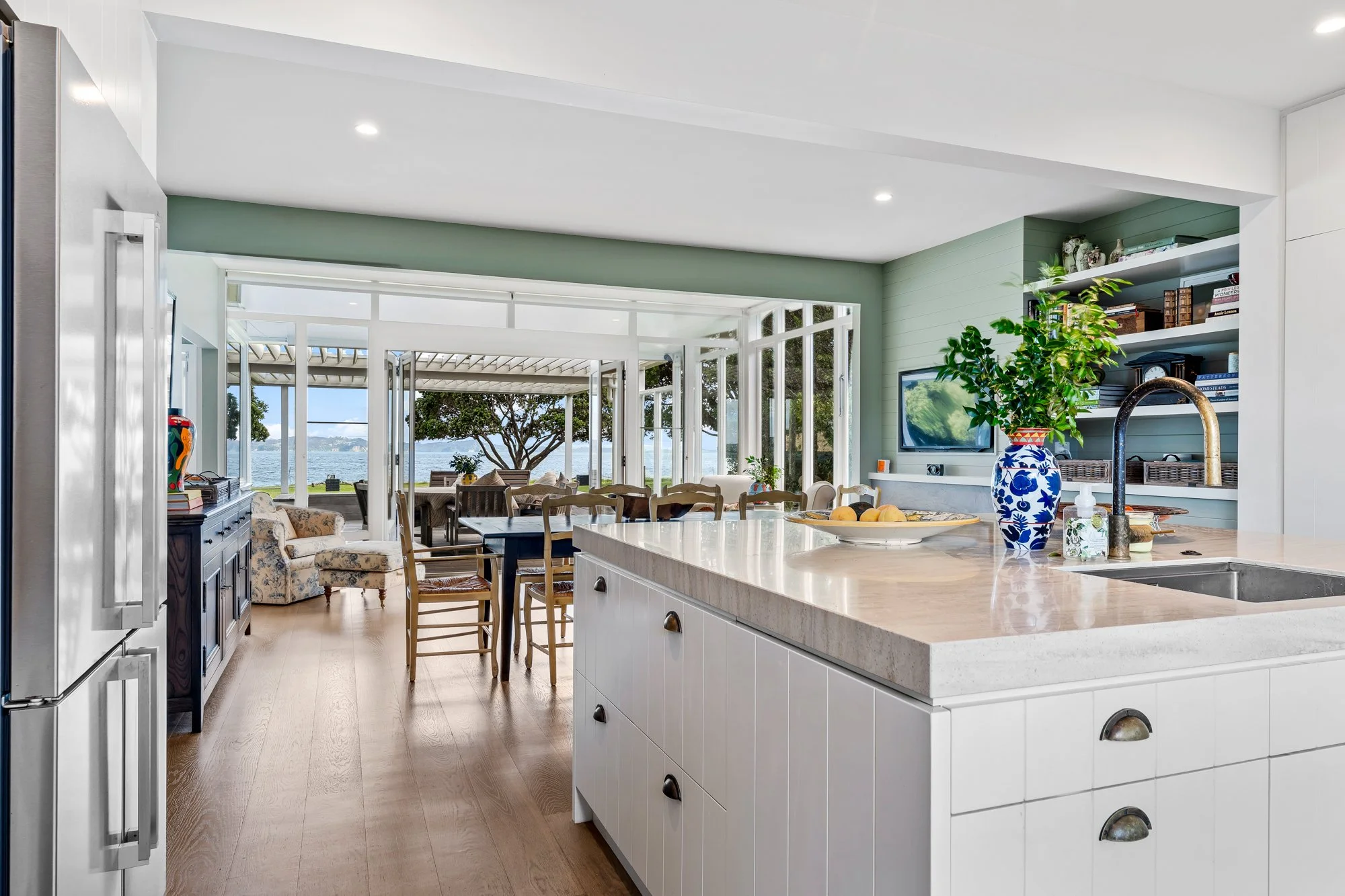 44_45 Beach Road (Web).jpg