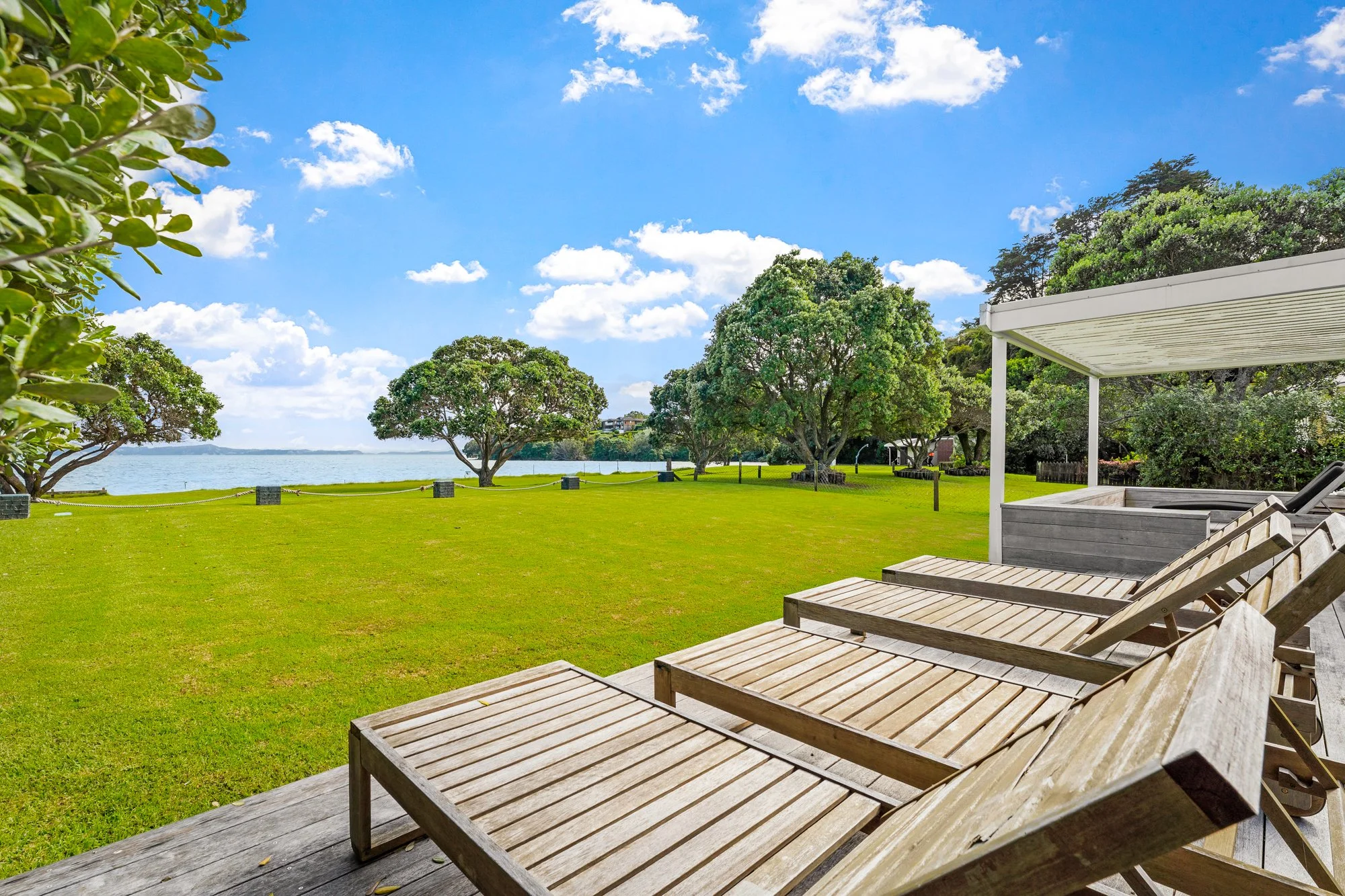 16_45 Beach Road (Web).jpg