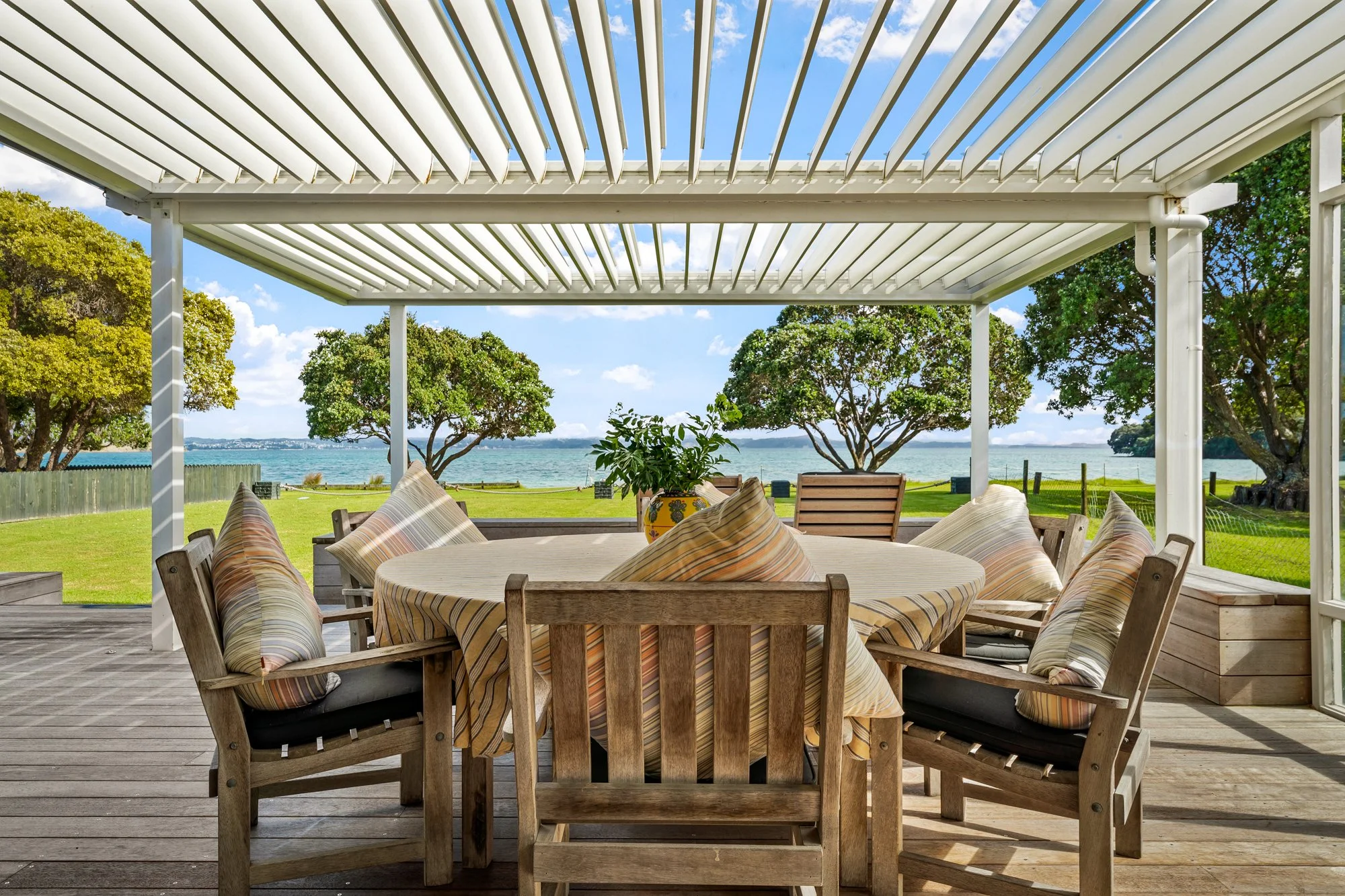 19_45 Beach Road (Web).jpg