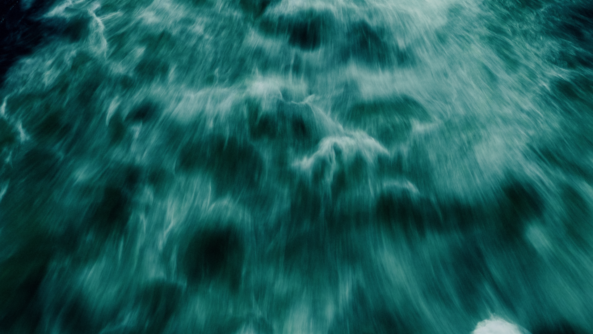 FLOW_01_TRAIL_LIGHT_PXL.mov_1.png