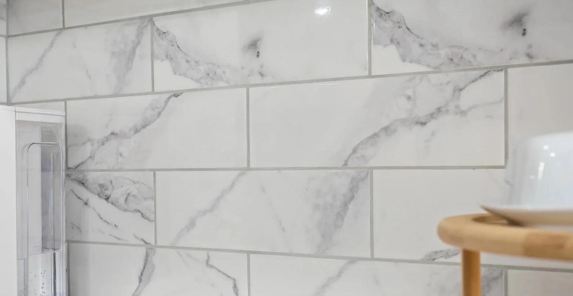 Double sink bathroom vanity with quartz top