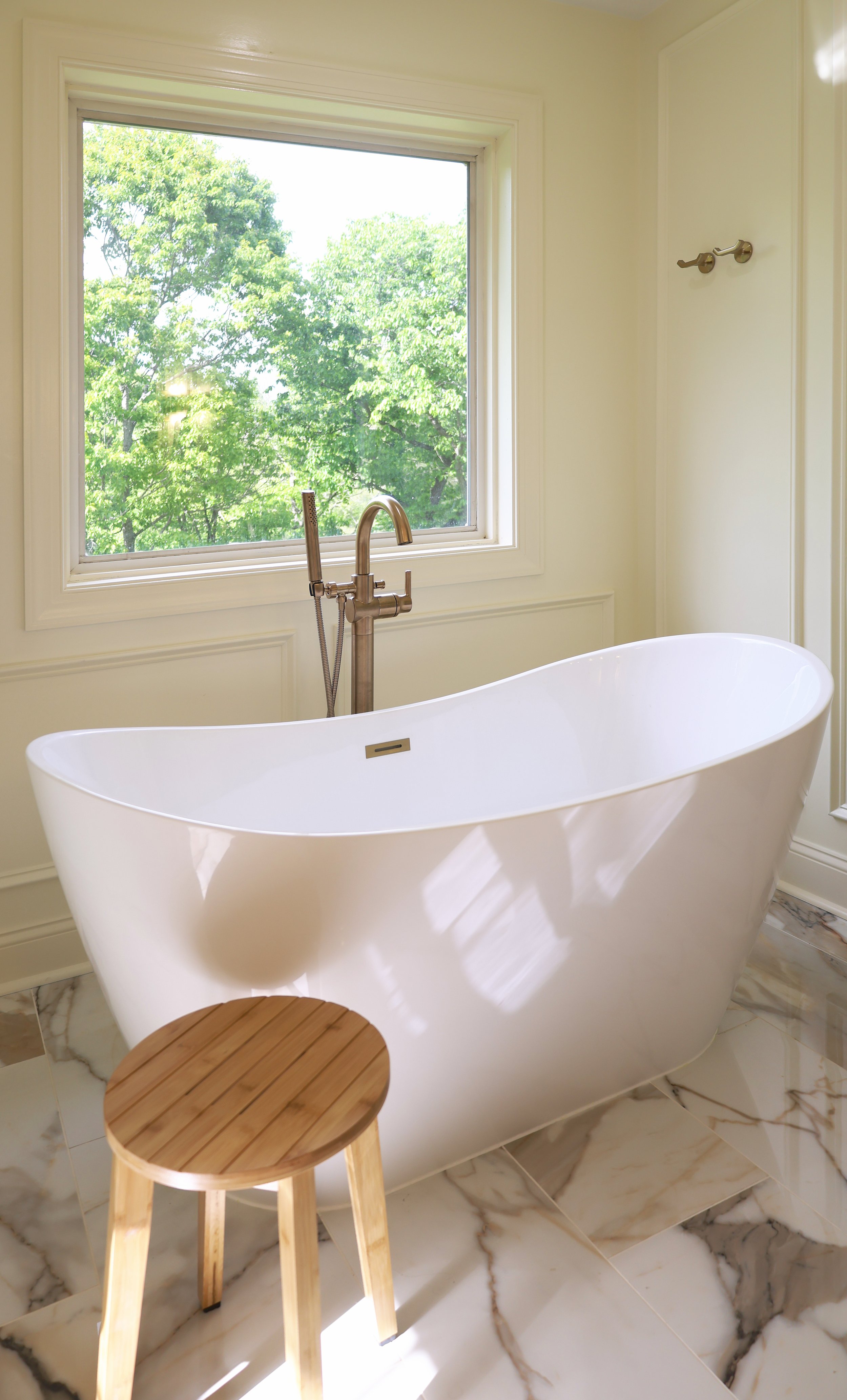 6-freestanding-tub-enhanced.jpg