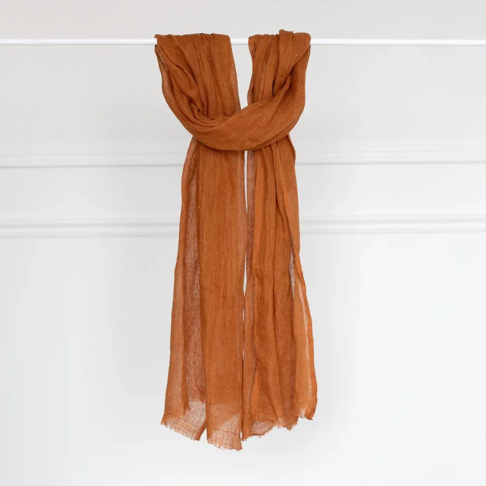 Telba_linen_shawl_in_bronze.webp