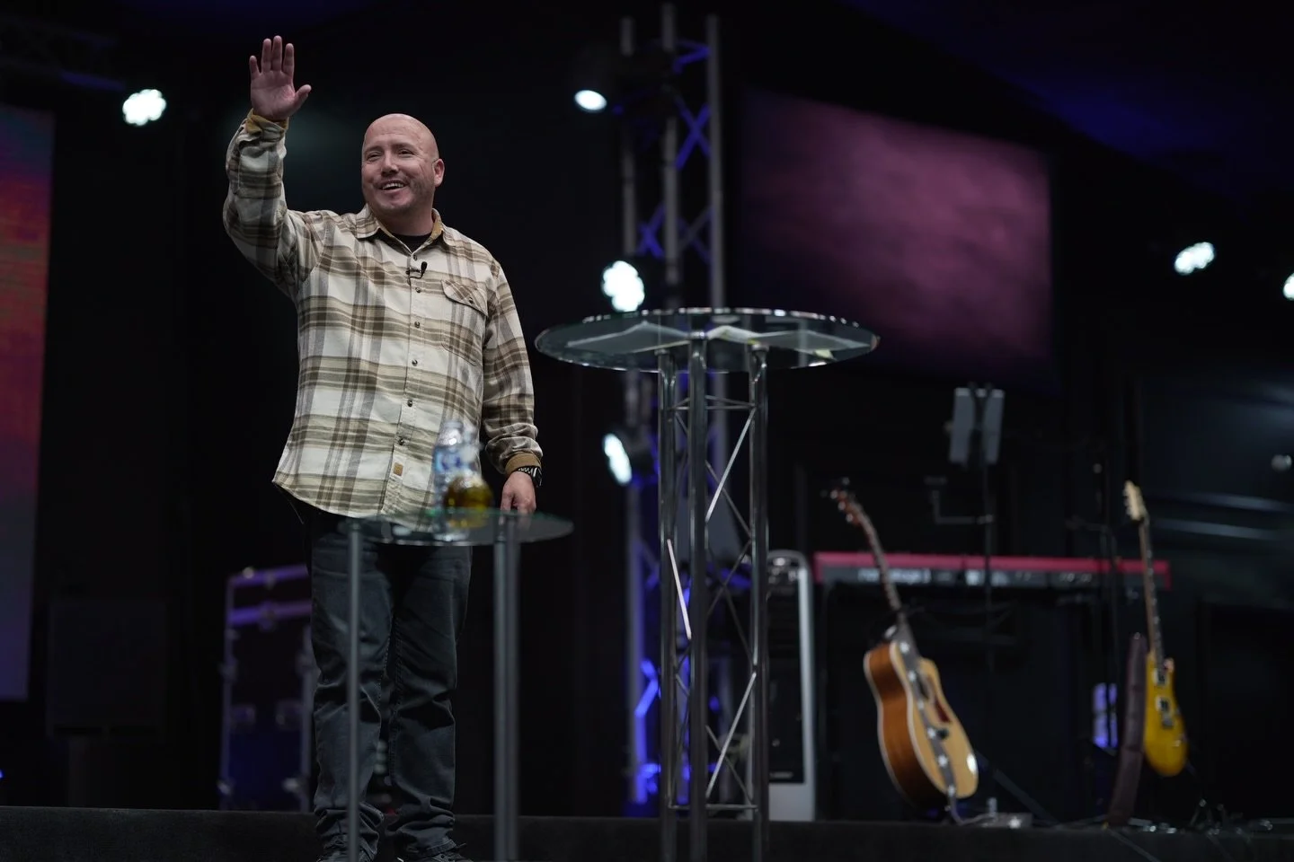 Wednesday service was impactful tonight as Pastor Jason Olvera ministered on &ldquo;Decisions, Direction, &amp; Destiny&rdquo; ✝️ It was a wonderful time at service tonight and we hope to see you all for Sunday Service @ 9 &amp; 11AM! 💜 | Full Servi