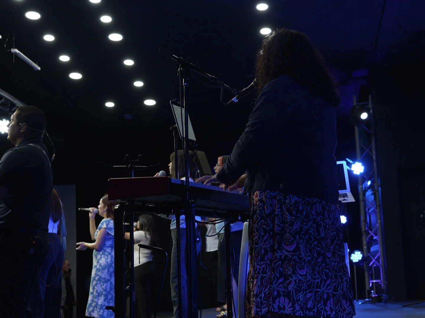 Sunday morning service was powerful today as we had Edgy Gallegos III preach on &ldquo;What&rsquo;s in Heaven is Greater Than What&rsquo;s Behind You&rdquo; ✝️ It was an amazing time this morning and we&rsquo;ll see you alll for Wednesday service @ 7