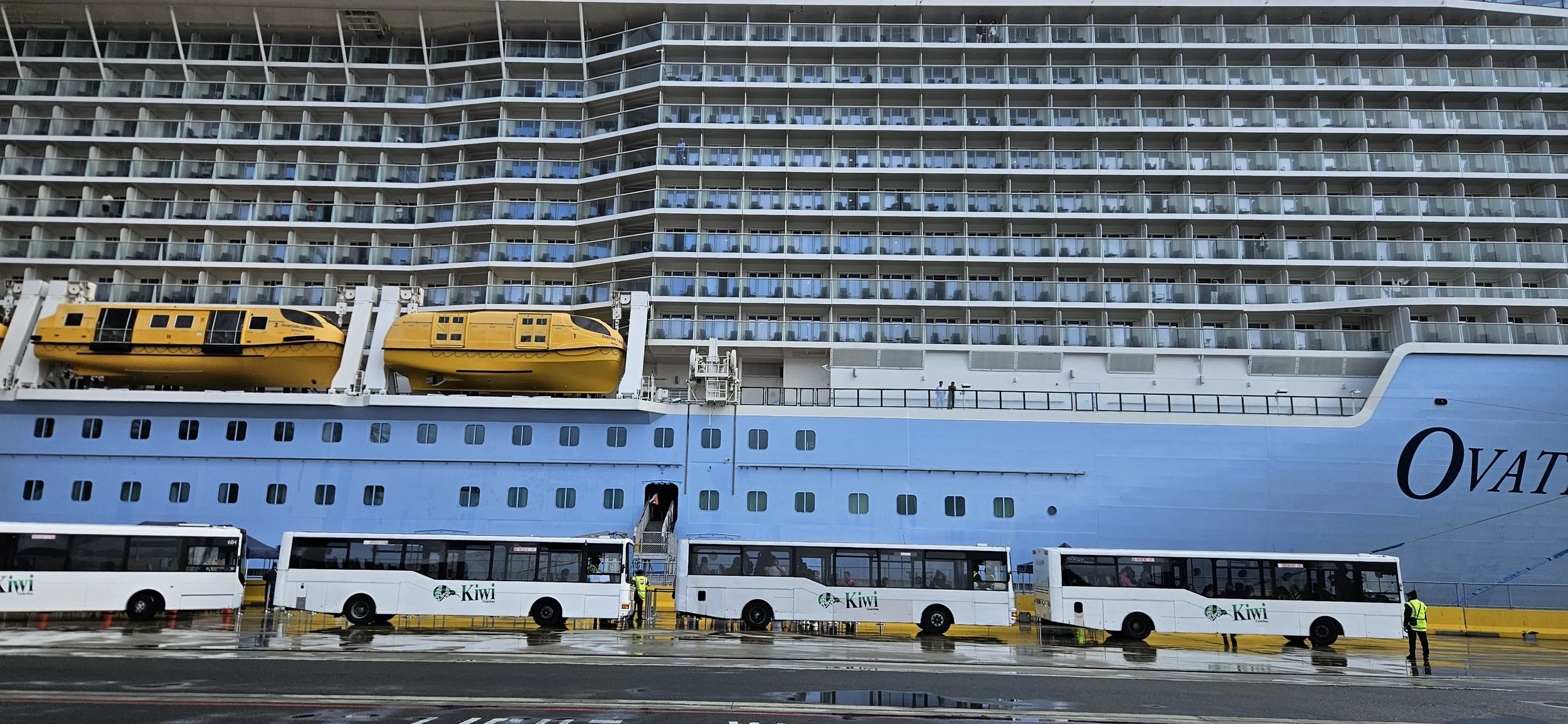 Auckland bus and coach hire specialists with nationwide touring capability and experienced professional drivers.