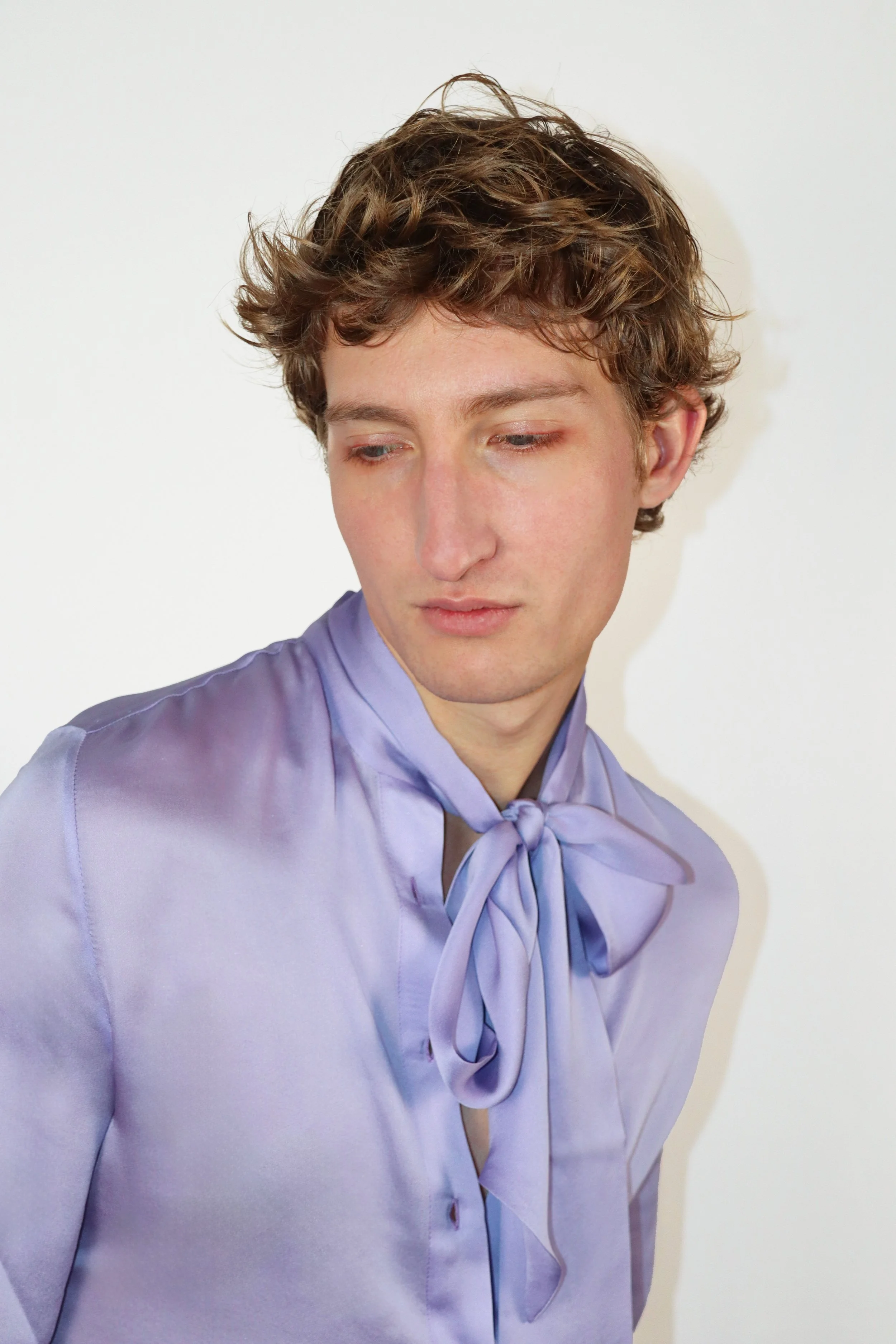 The Lavallière: From Aristocratic Courts to Contemporary Fashion