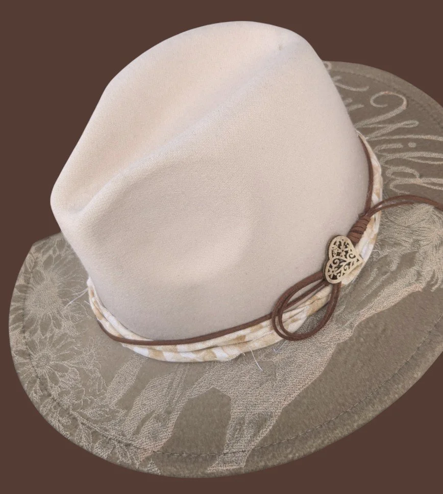 poly stay free hat.png