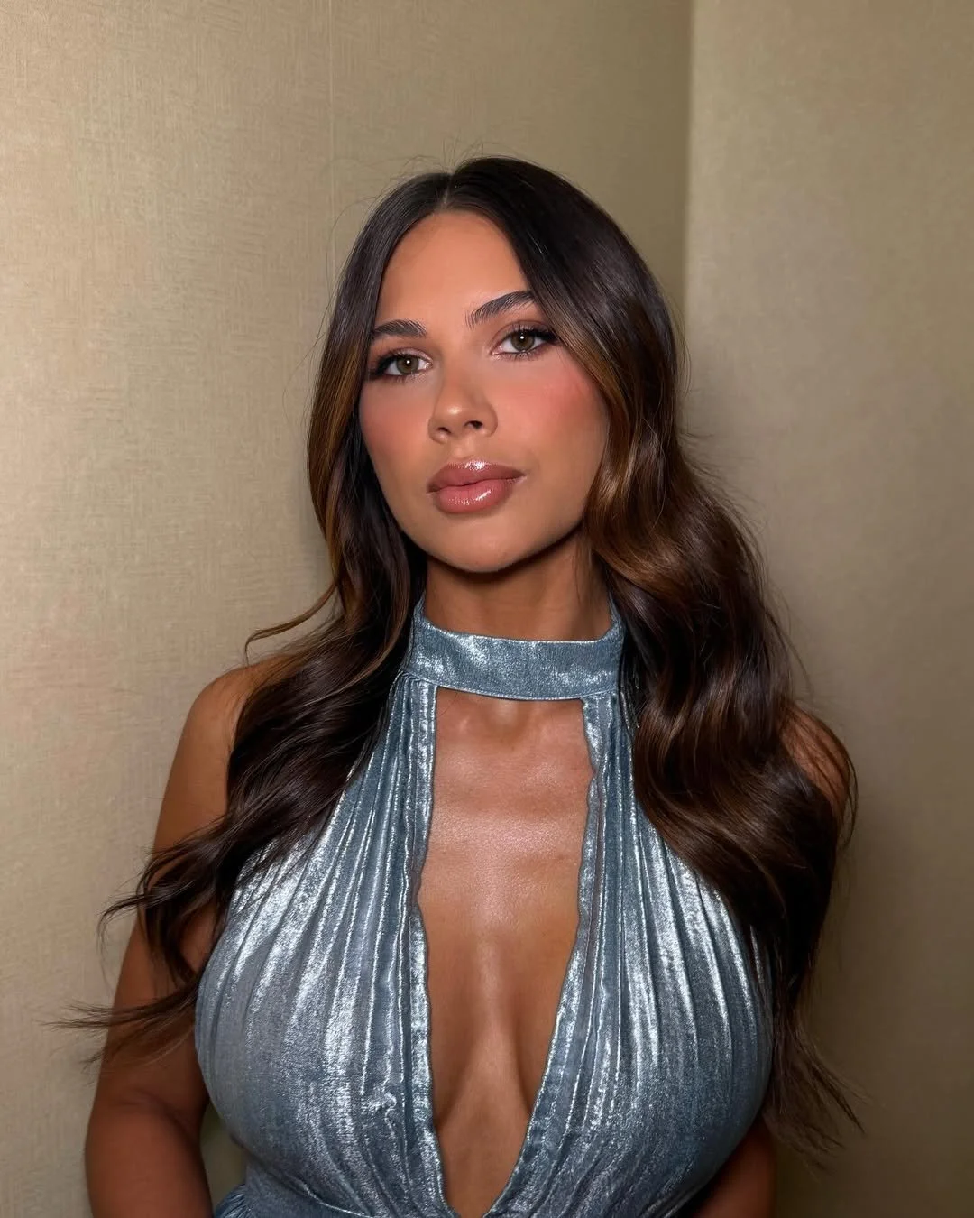 Makeup on @demilucymay for @secretlivesonhulu press day🩵Hair - @beautyxsophieroseMu assist- @ma.jpg