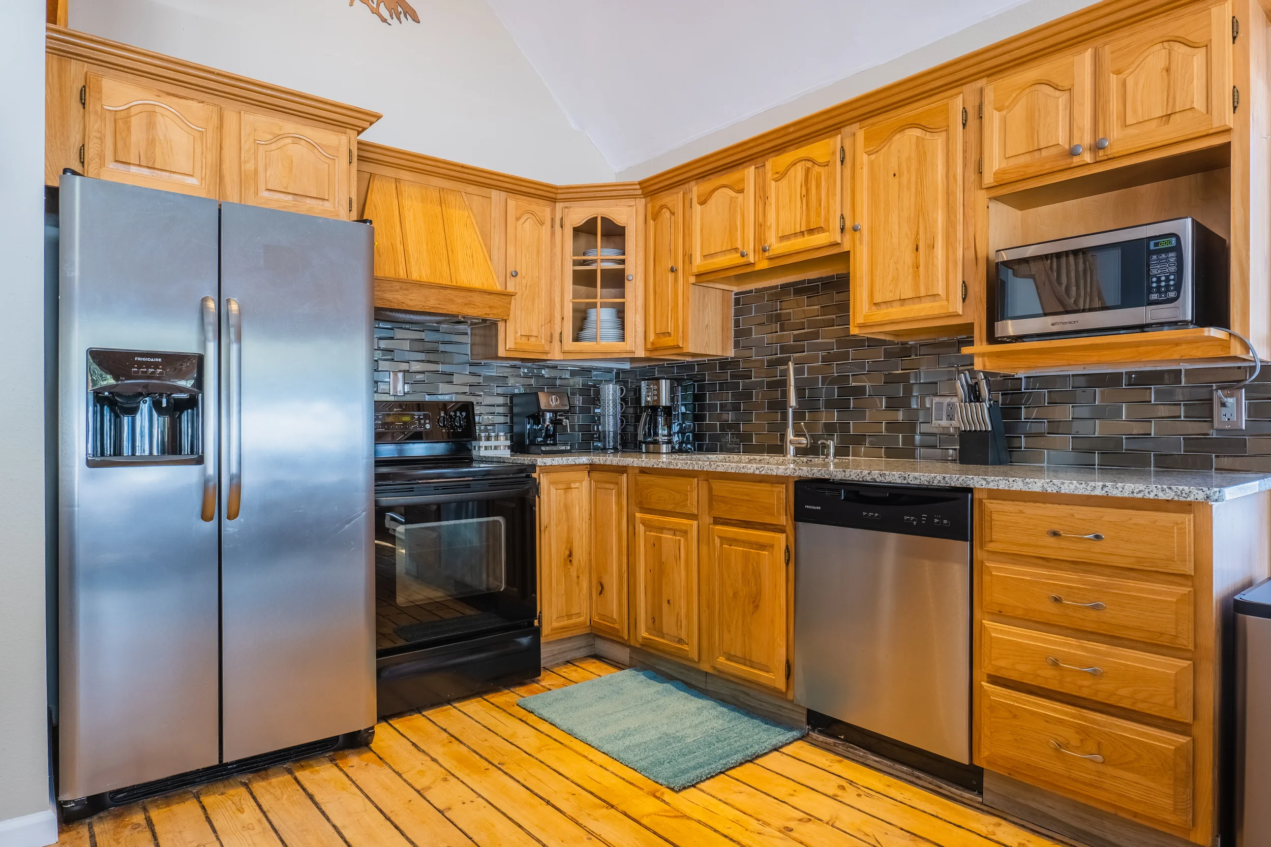 Blue River Base Camp Cabin_6.webp