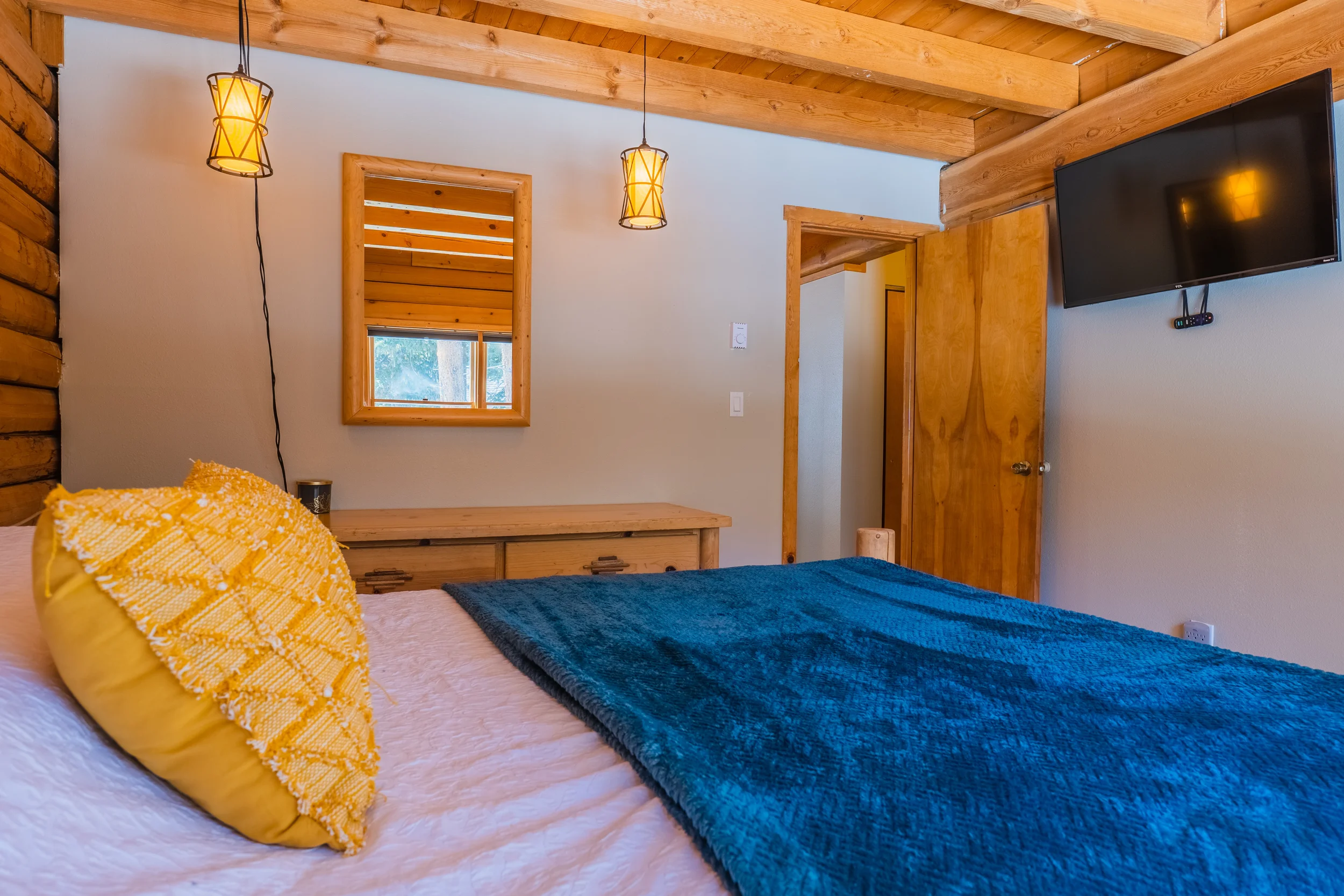 Blue River Base Camp Cabin_12.webp