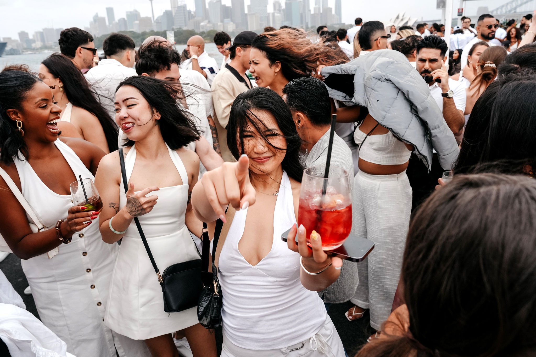 0 LATELUNCHSYD-261225-GlassIsland--01656.jpg