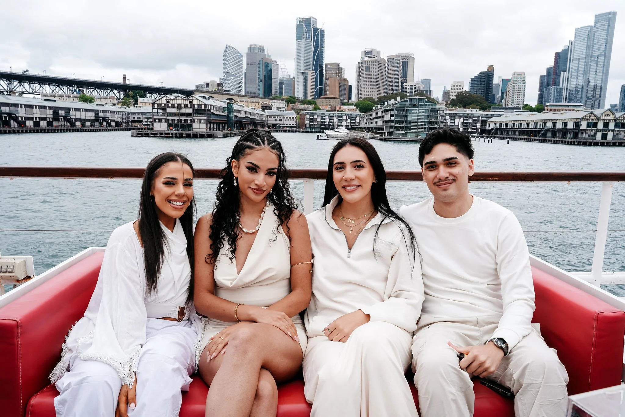 0 LATELUNCHSYD-261225-GlassIsland--00624.jpg