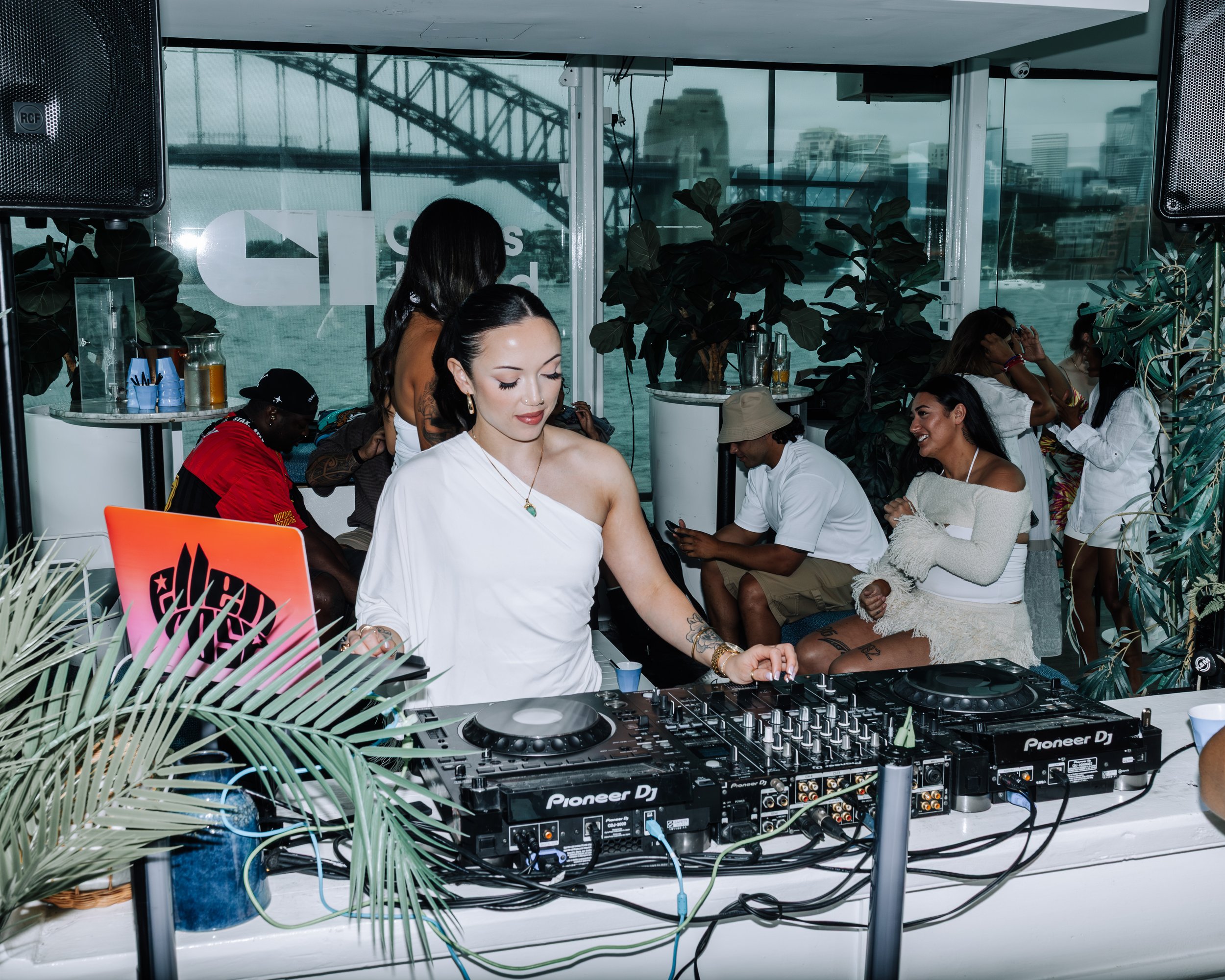 TLL x Glass Island-072.jpg