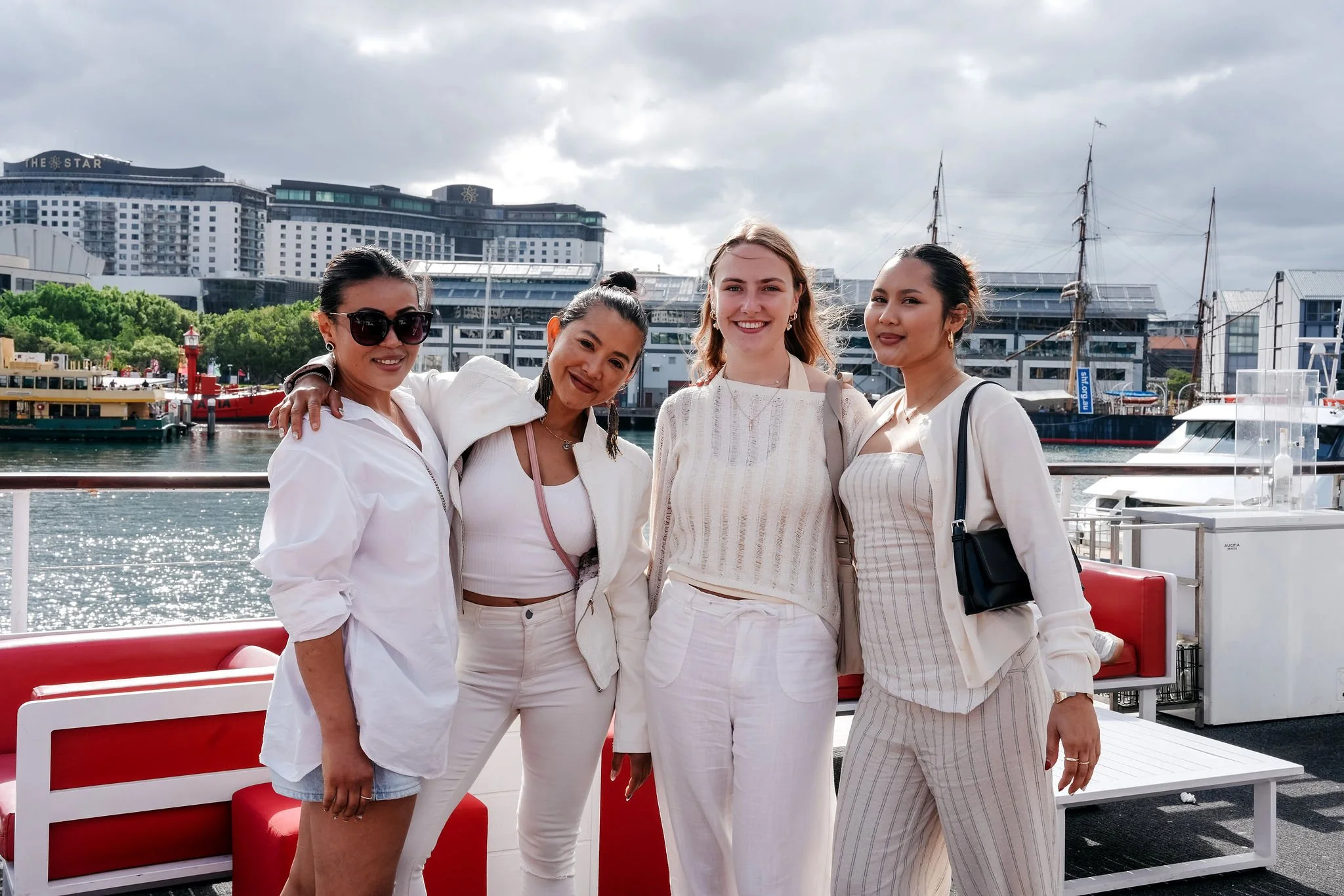 0 LATELUNCHSYD-261225-GlassIsland--02878.jpg