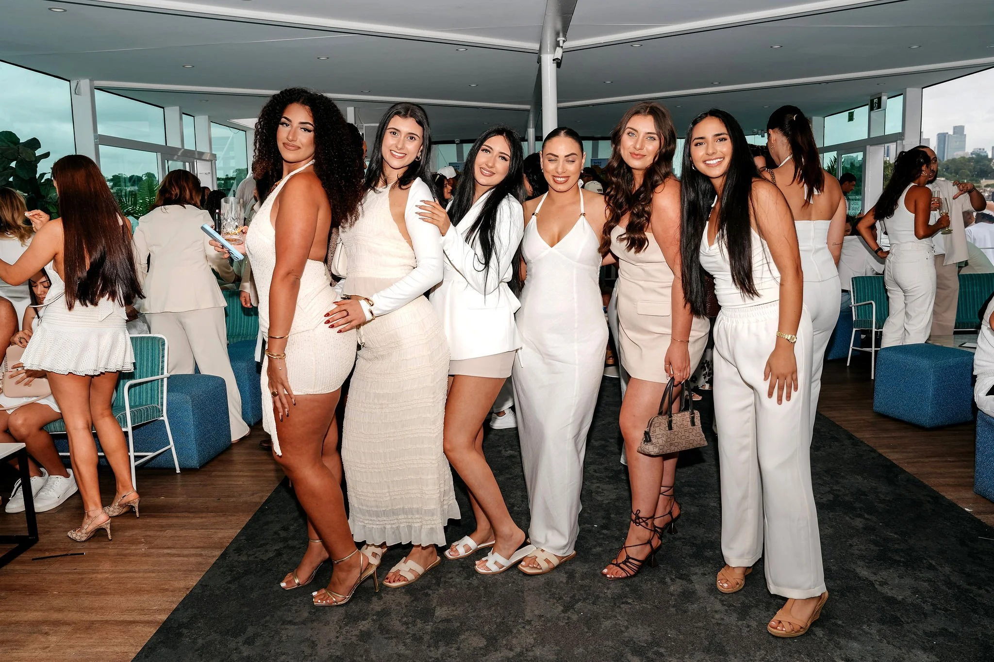 0 0 LATELUNCHSYD-261225-GlassIsland--00496.jpg