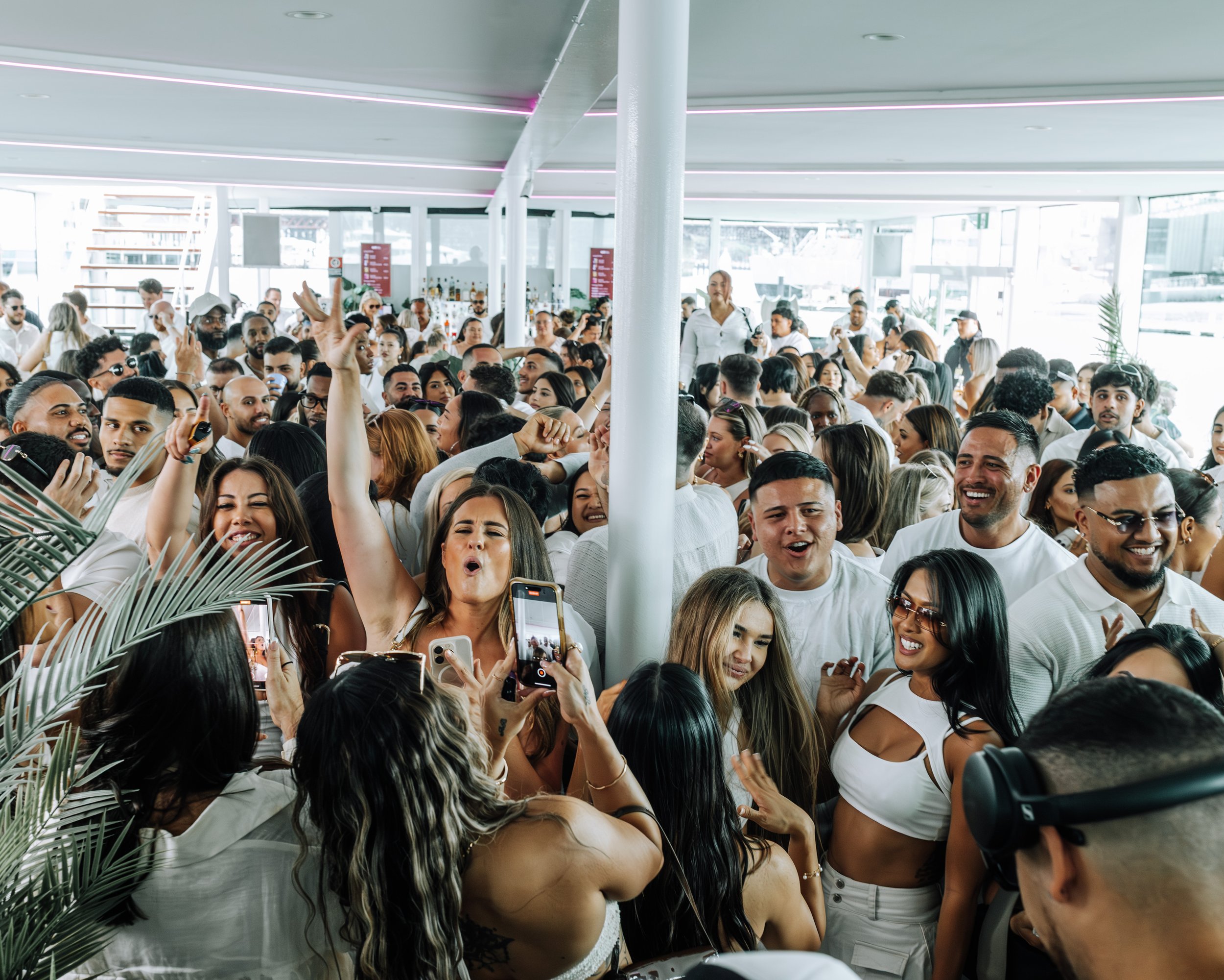 TLL x Glass Island-259.jpg