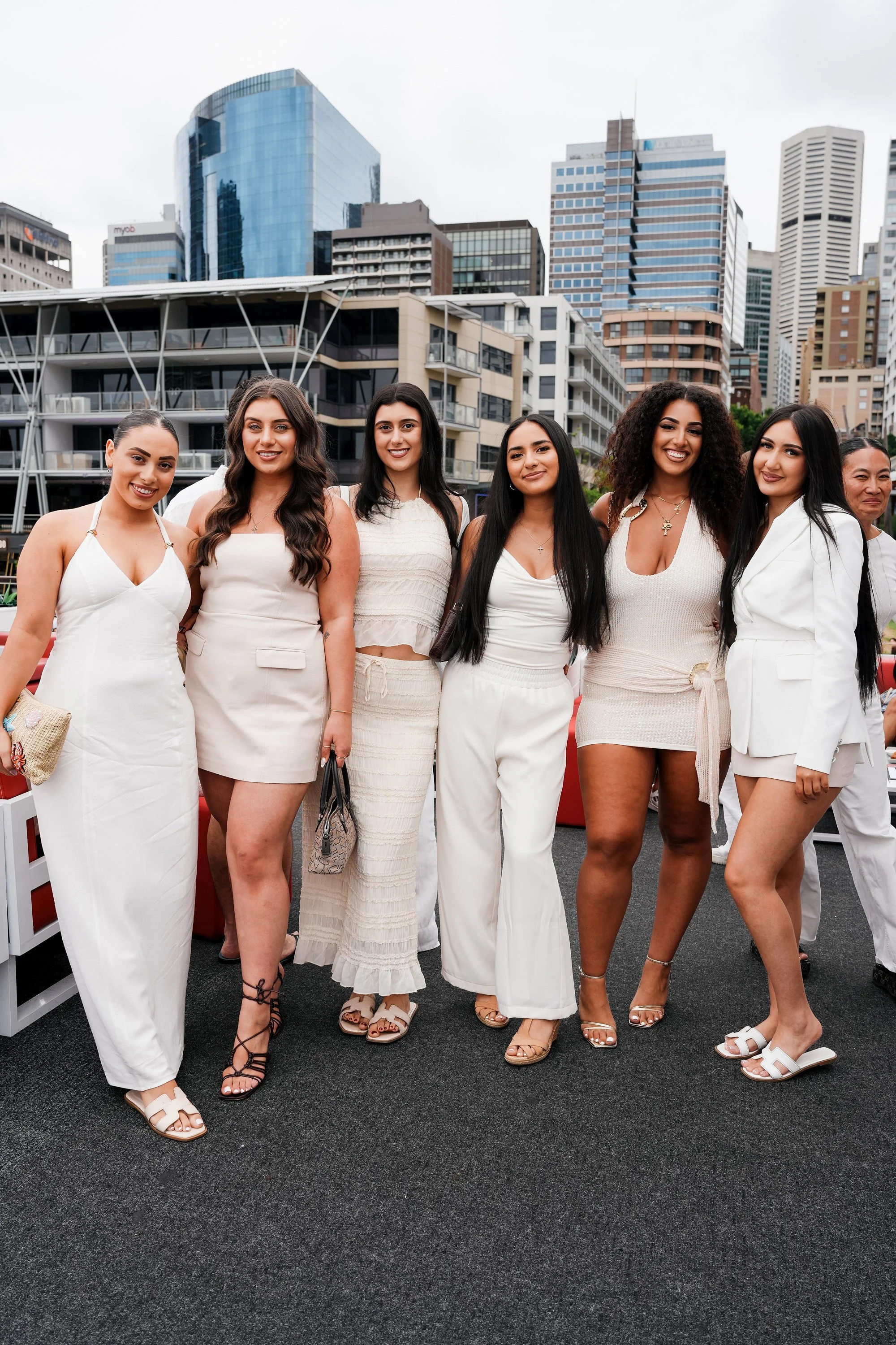 0 0 LATELUNCHSYD-261225-GlassIsland--00199.jpg