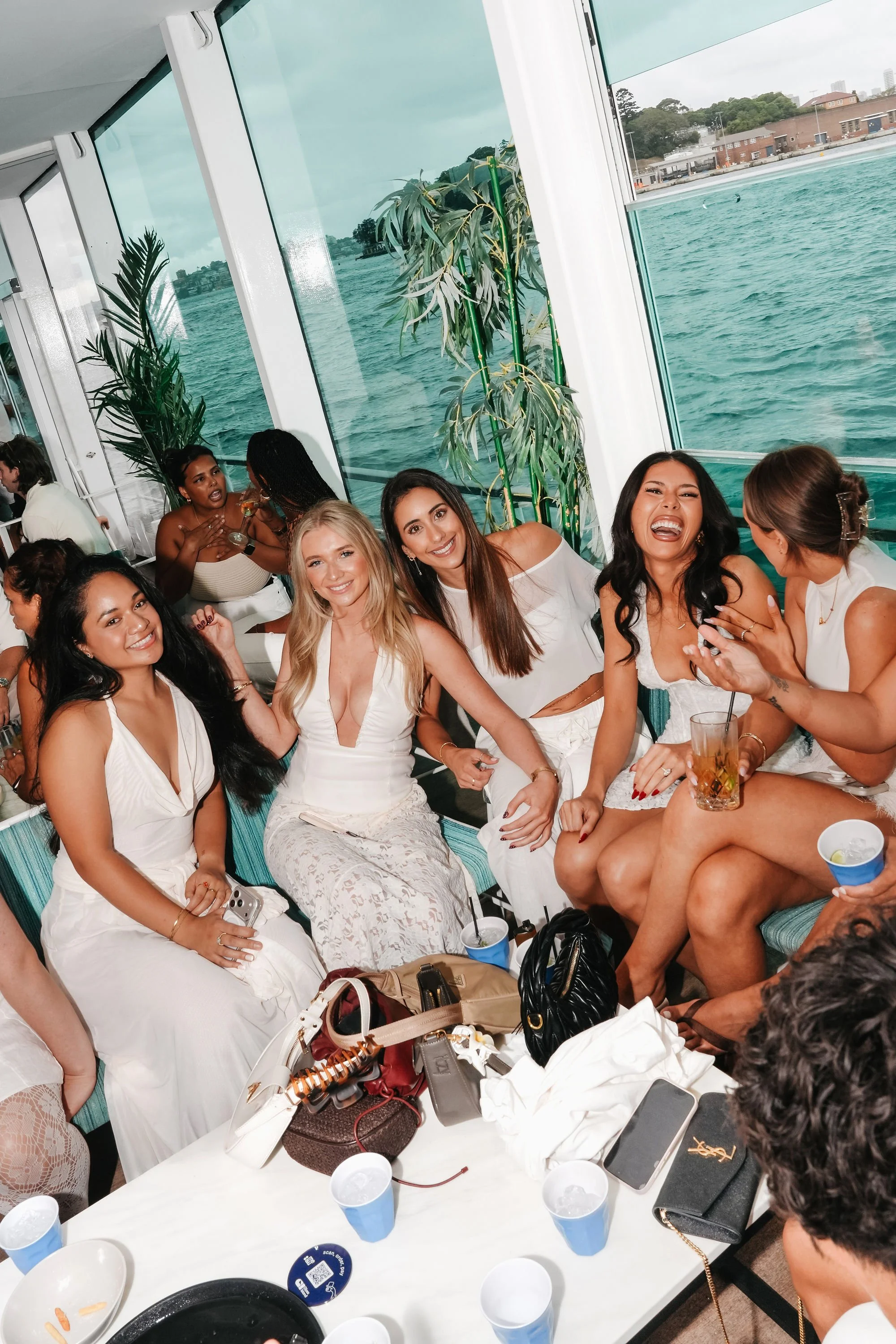 0 0 0 LATELUNCHSYD-261225-GlassIsland--00908.jpg