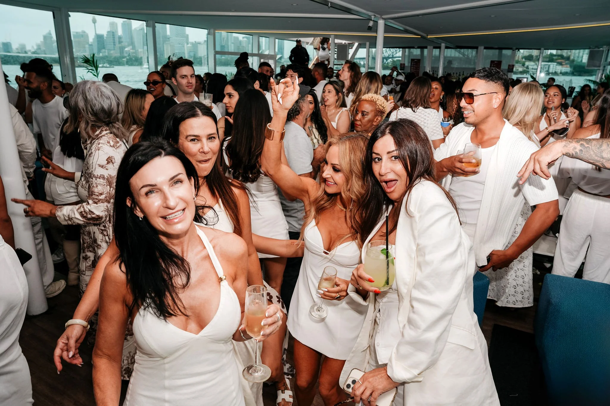 0 LATELUNCHSYD-261225-GlassIsland--01408.jpg