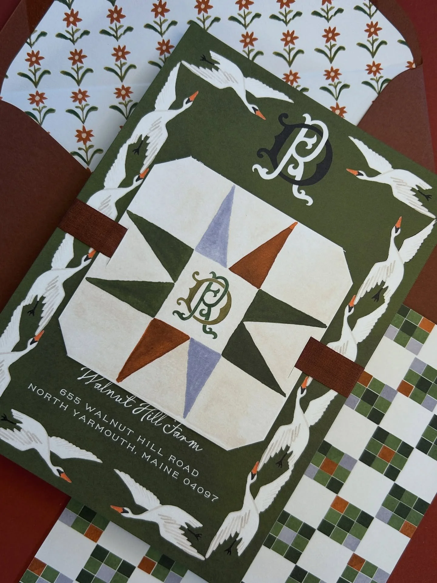 When a suite feels like a love letter to fall 🍁💕
Im always so thankful for the magical moments couples get excited about the same inspiration that gets me giddy. Once we started talking heirloom quilts everything else fell right into place. 
.
.
.
