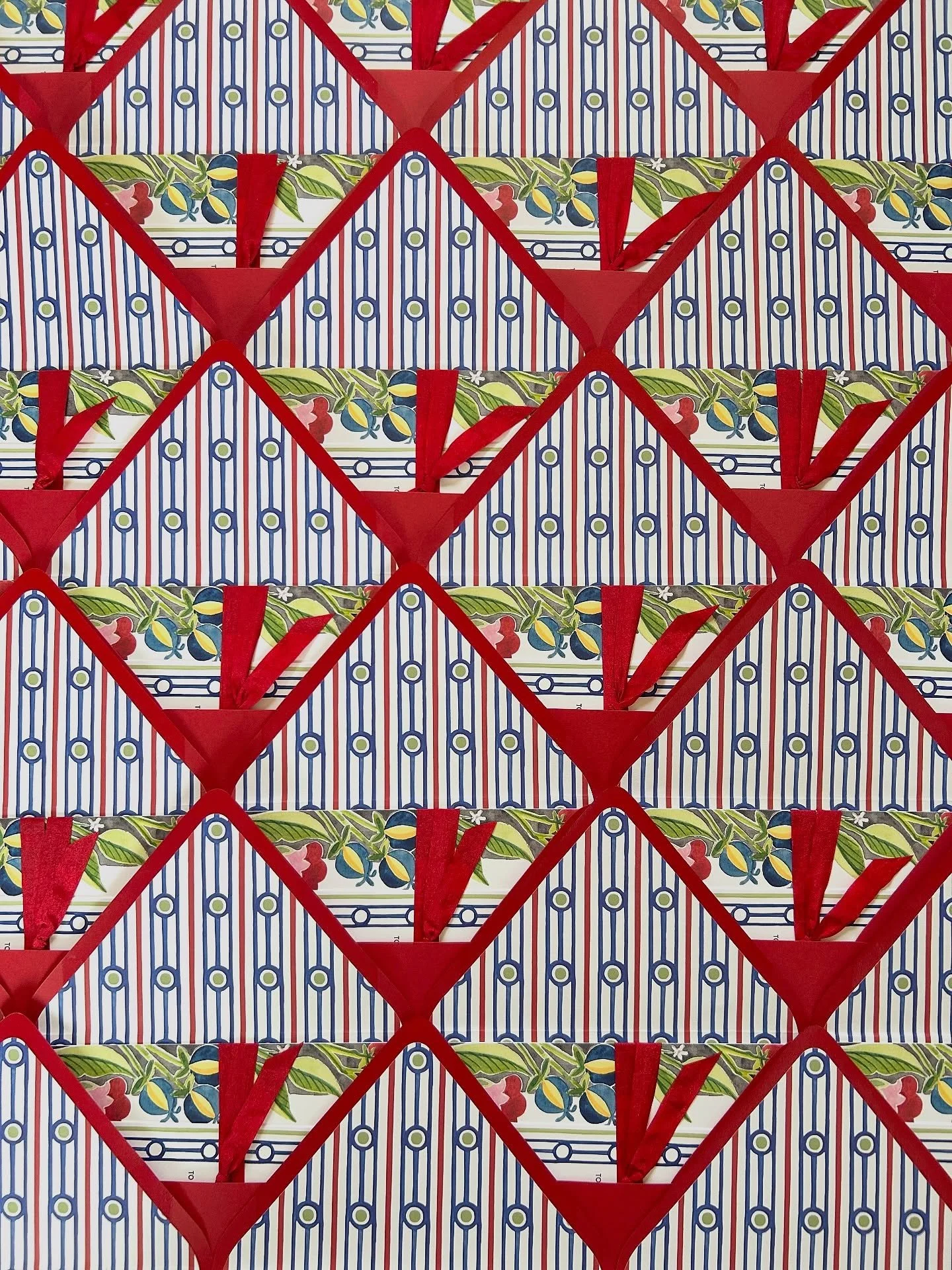 This suite for C+As summer wedding at @themaplesestate left the studio last week and they are truly little pockets of joy 🥹 details are oozing from each element, starting with this envelope liner which was inspired by the architectural details on Th