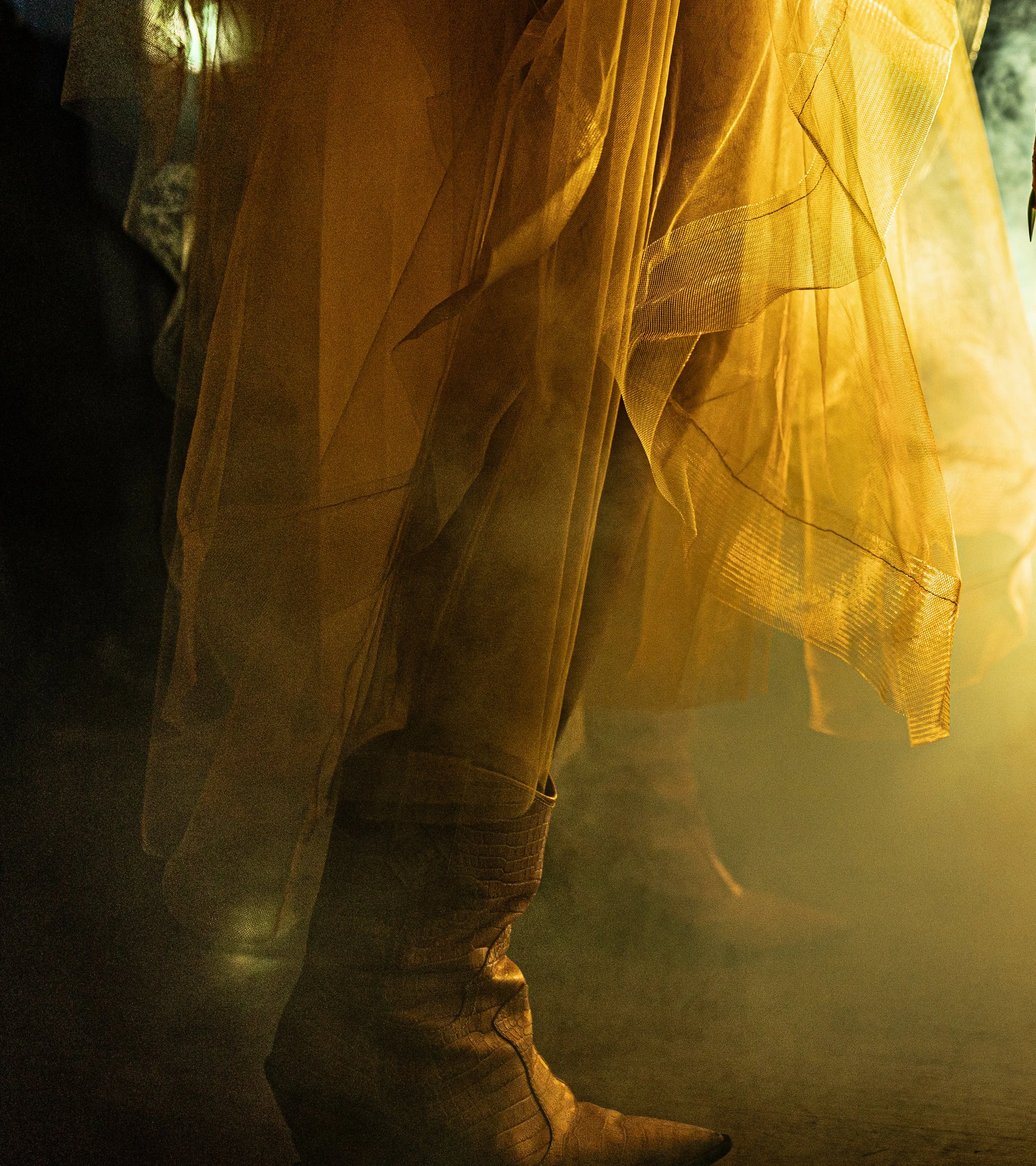 curtain-reveal-left
