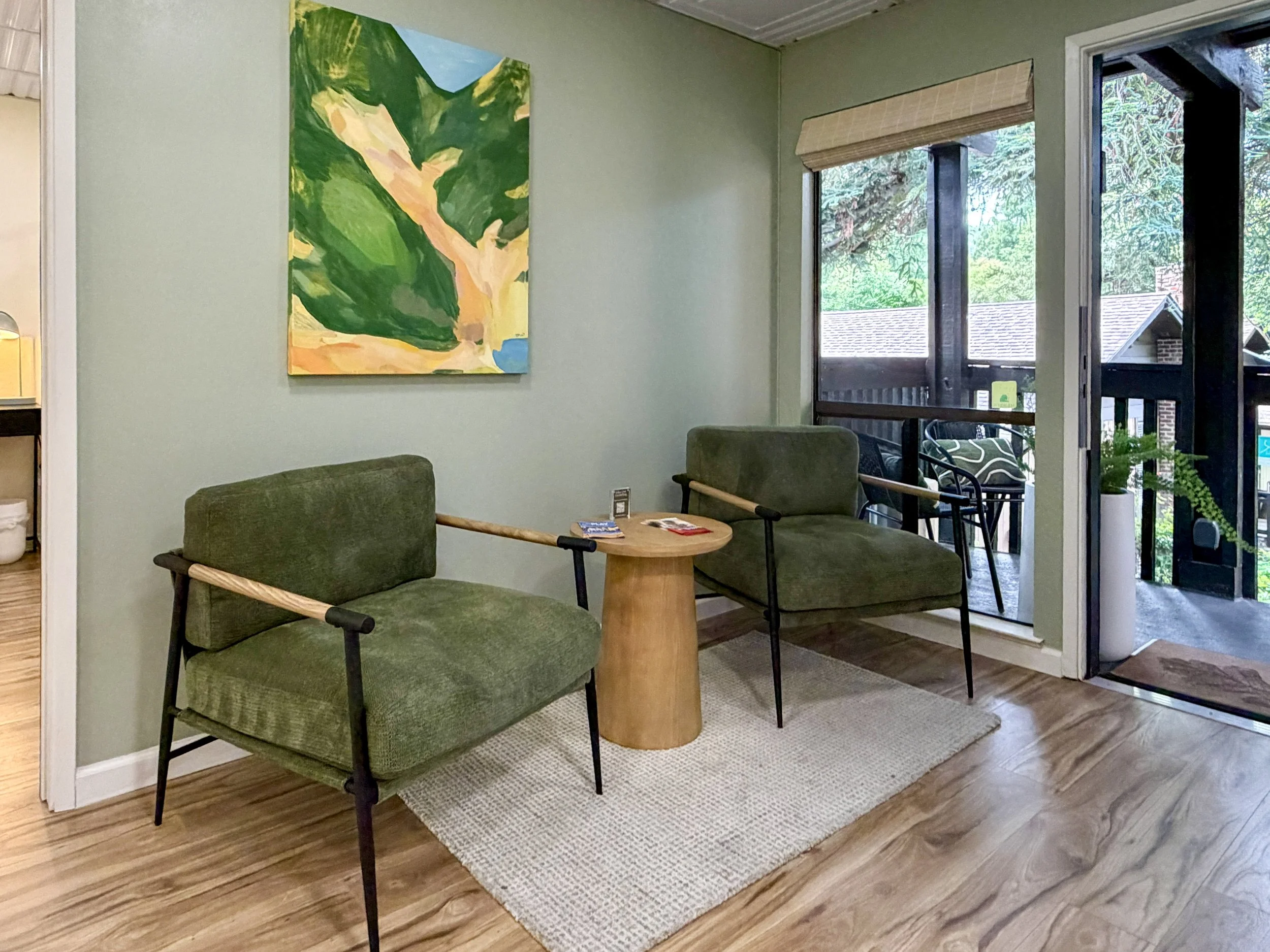 8-Waiting Room 1.jpg