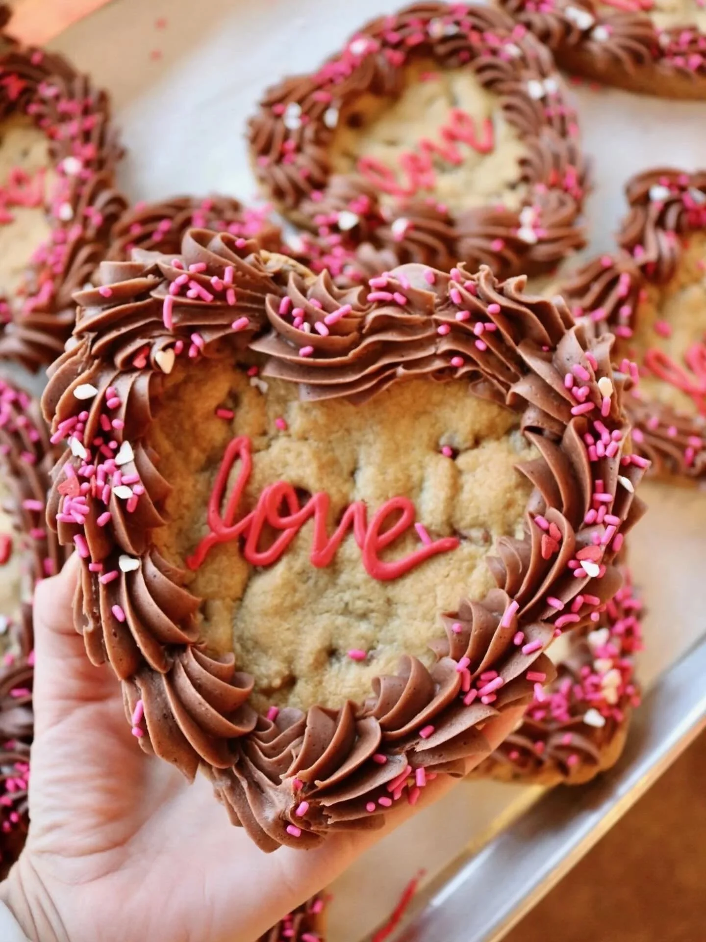 Big cookie love in a perfectly shareable size 💖  comment &ldquo;shop&ldquo; to start your order today!
#cookie #cookiecake #valentines #valetinescookie