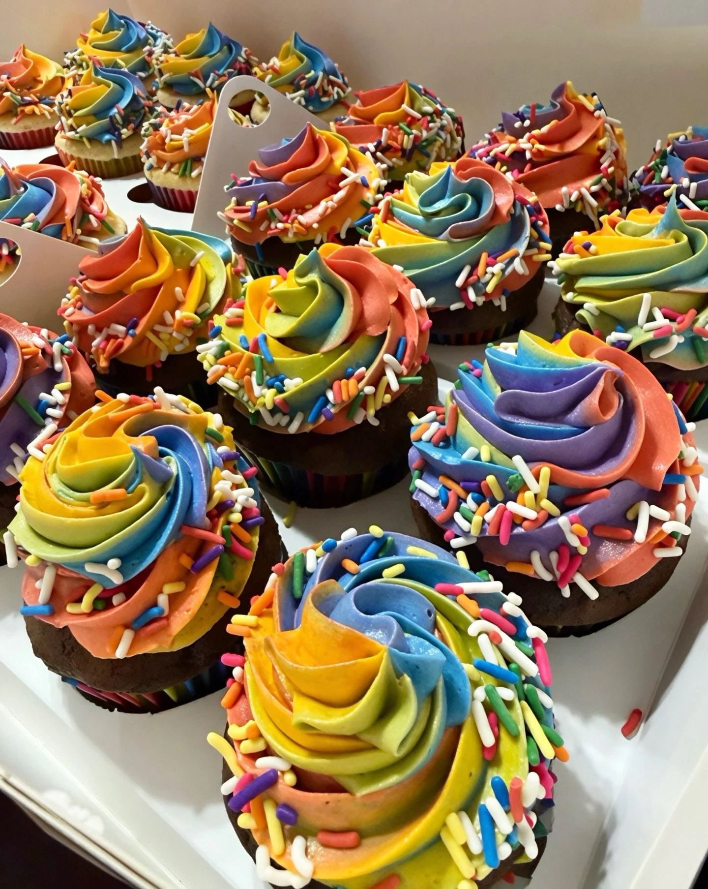 Rainbow swirls of sugary goodness 🌈 ❤️🧡💛💚💙💜
.
#rainbowcupcakes #cupcakes