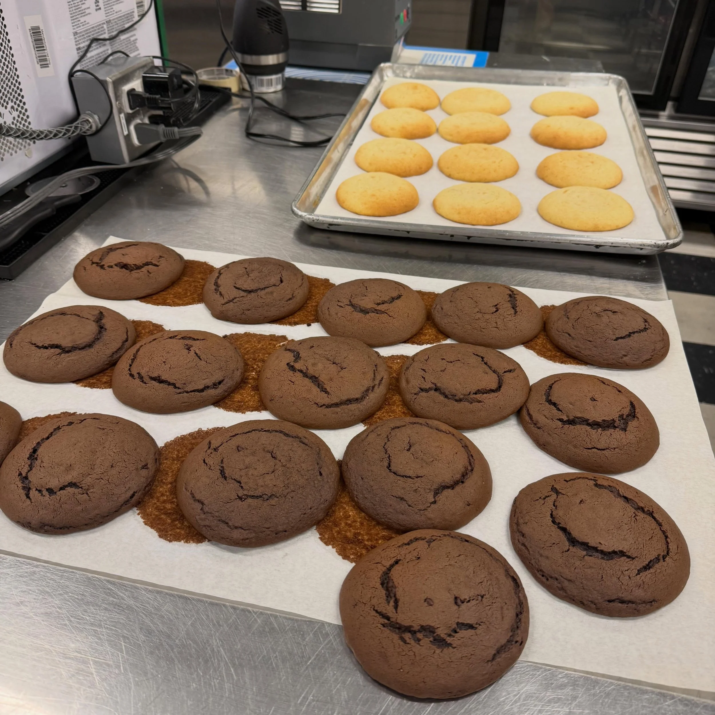Brox Farm Friday Drops! 
📍1276 Broadway Rd Dracut, MA 
Open All Week 9am-6pm

Whoopi Pies - Chocolate Chip, Funfetti, Chocolate Mint, Chocolate Peanut Butter 
Mini Cakes - Banana Cr&egrave;me, Vanilla, Chocolate, Honey Lavender
Loafs/Bread - Brown B